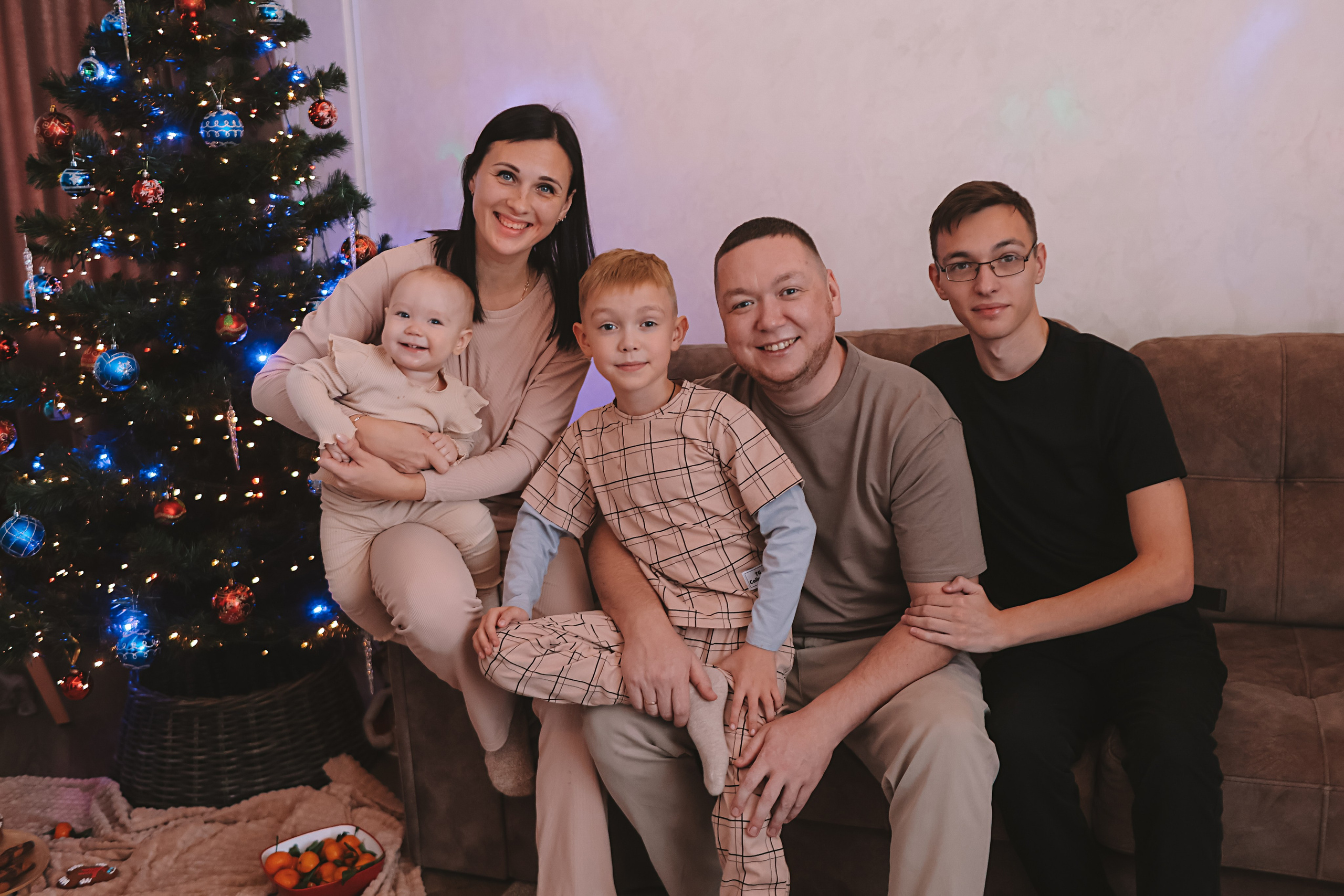 Дома. Семейный фотограф Тюмень, фотограф на роды Салмина Мария