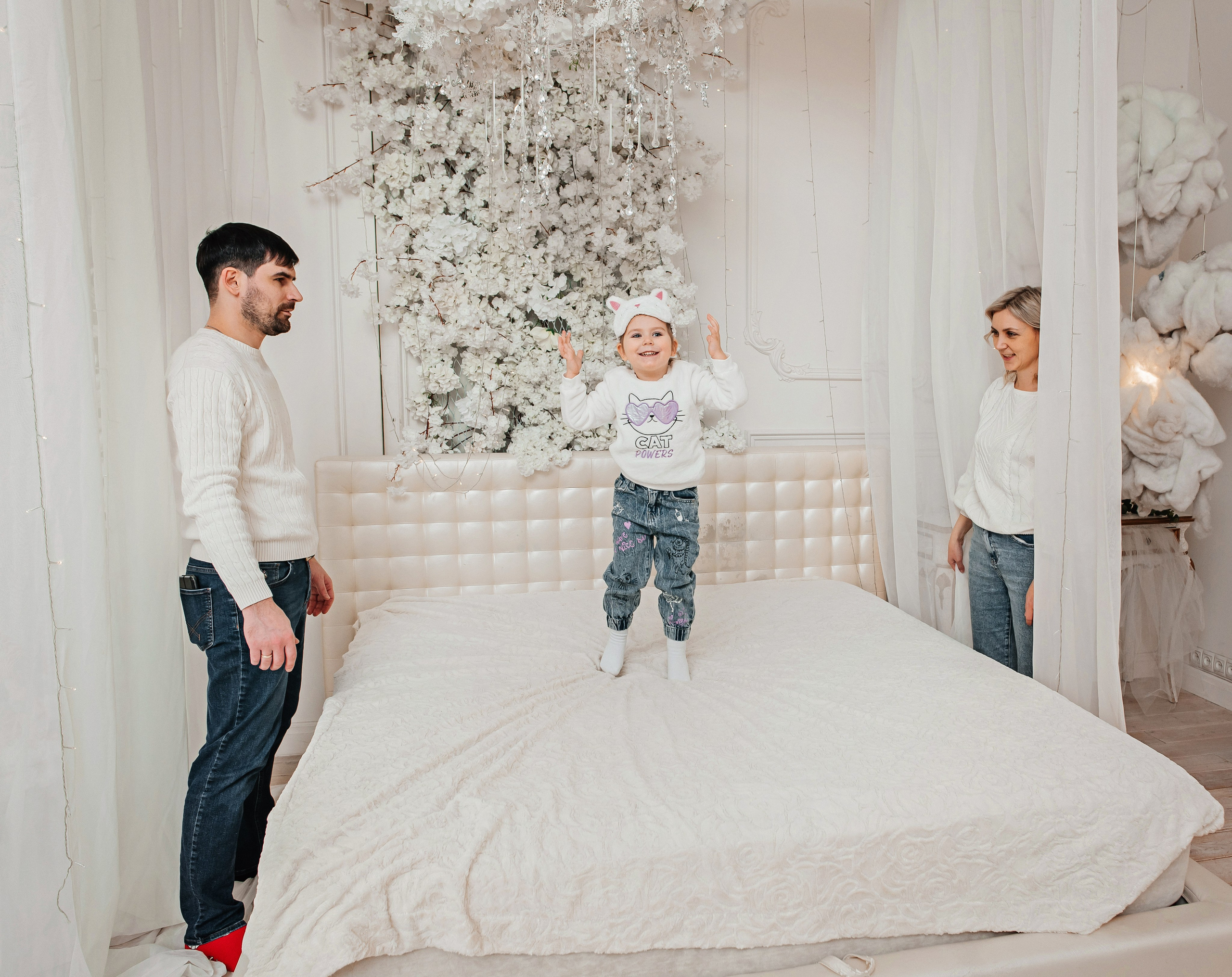 Катюша с семьей в студии. Детский и семейный фотограф выпускной альбом Приморско-Ахтарск