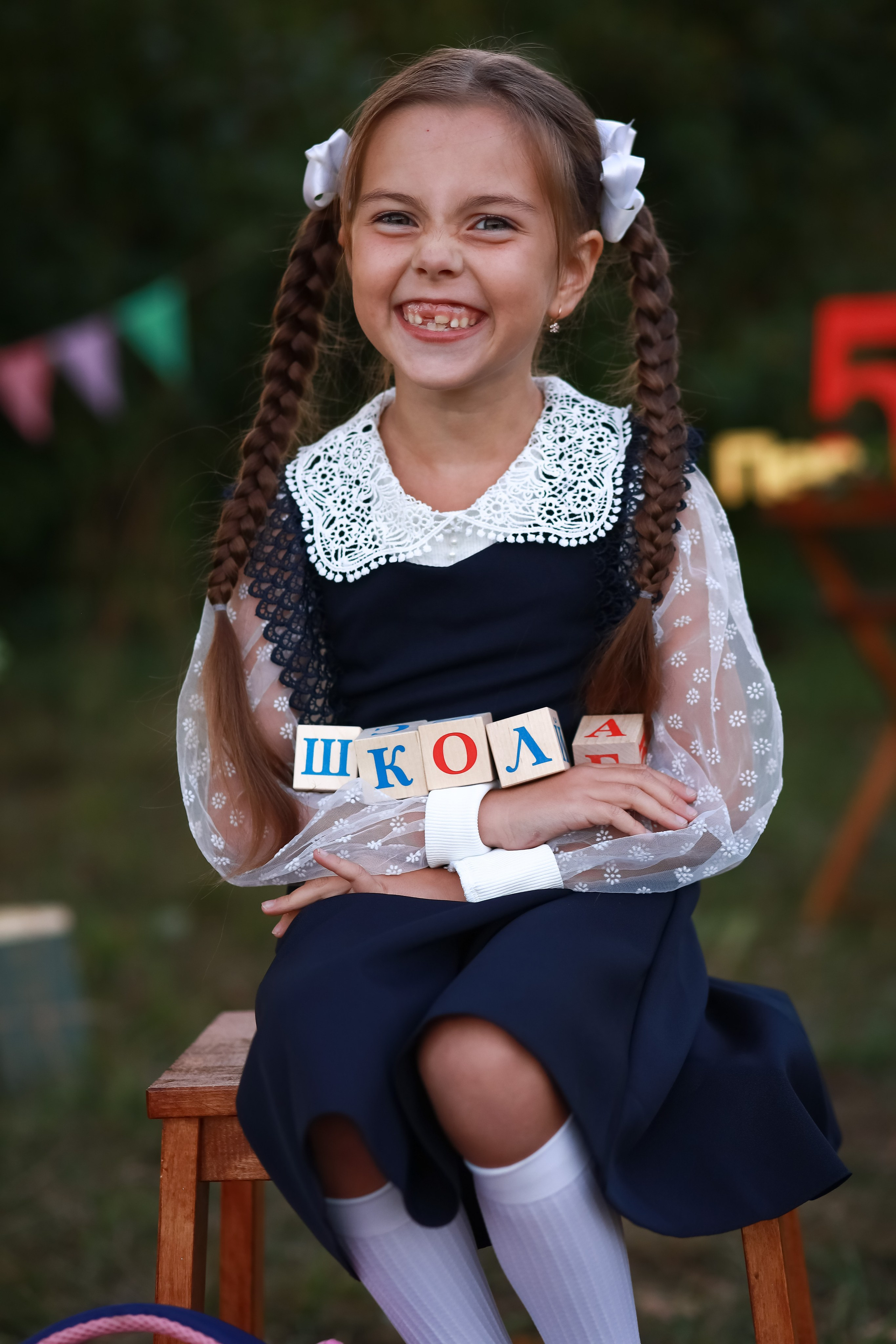 Подготовка к фотосесии «ЗДРАВСТВУЙ, ШКОЛА»