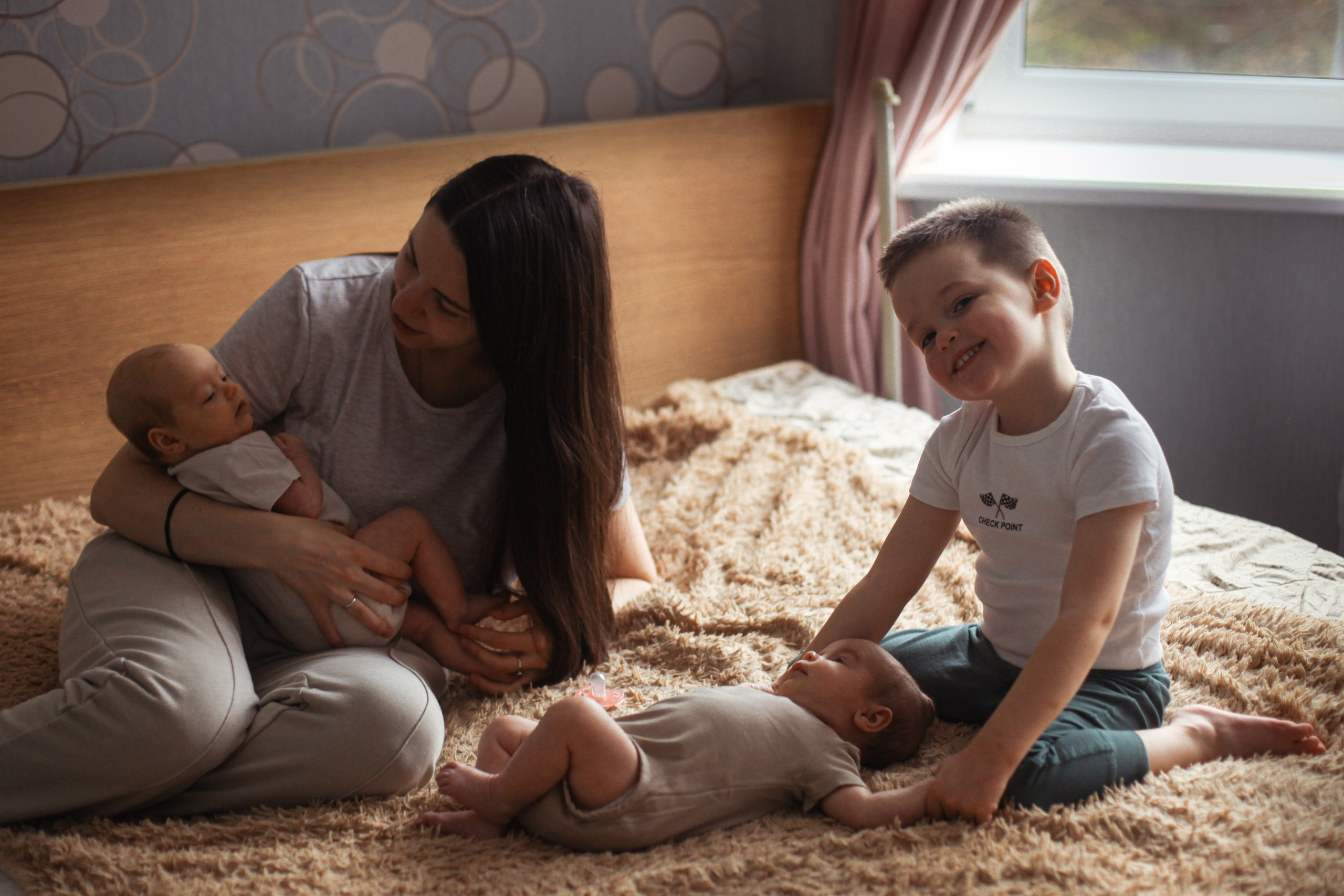 Виктория, Арсений, Василиса, Есения. Фотограф новорожденных в Москве и области Анастасия Холманская