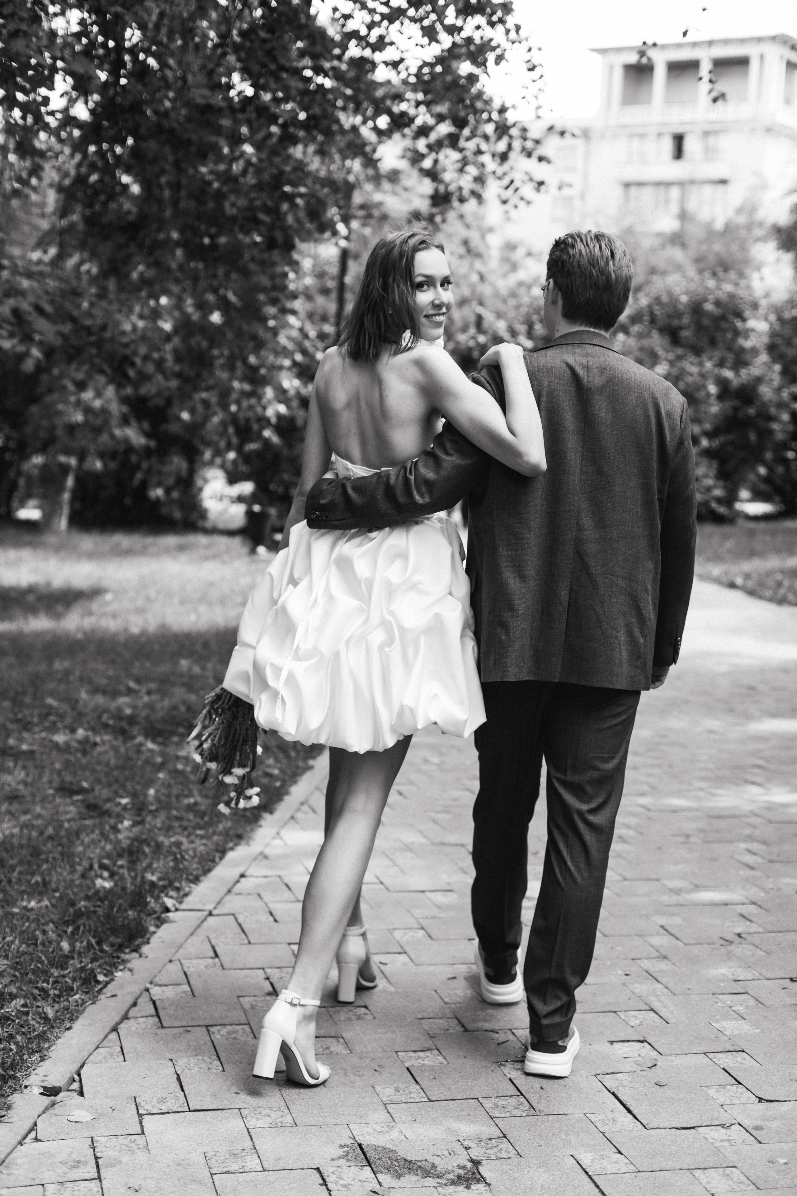 Оперный театр парк. Свадебный и семейный фотограф Екатеринбург Настя Саедгалина