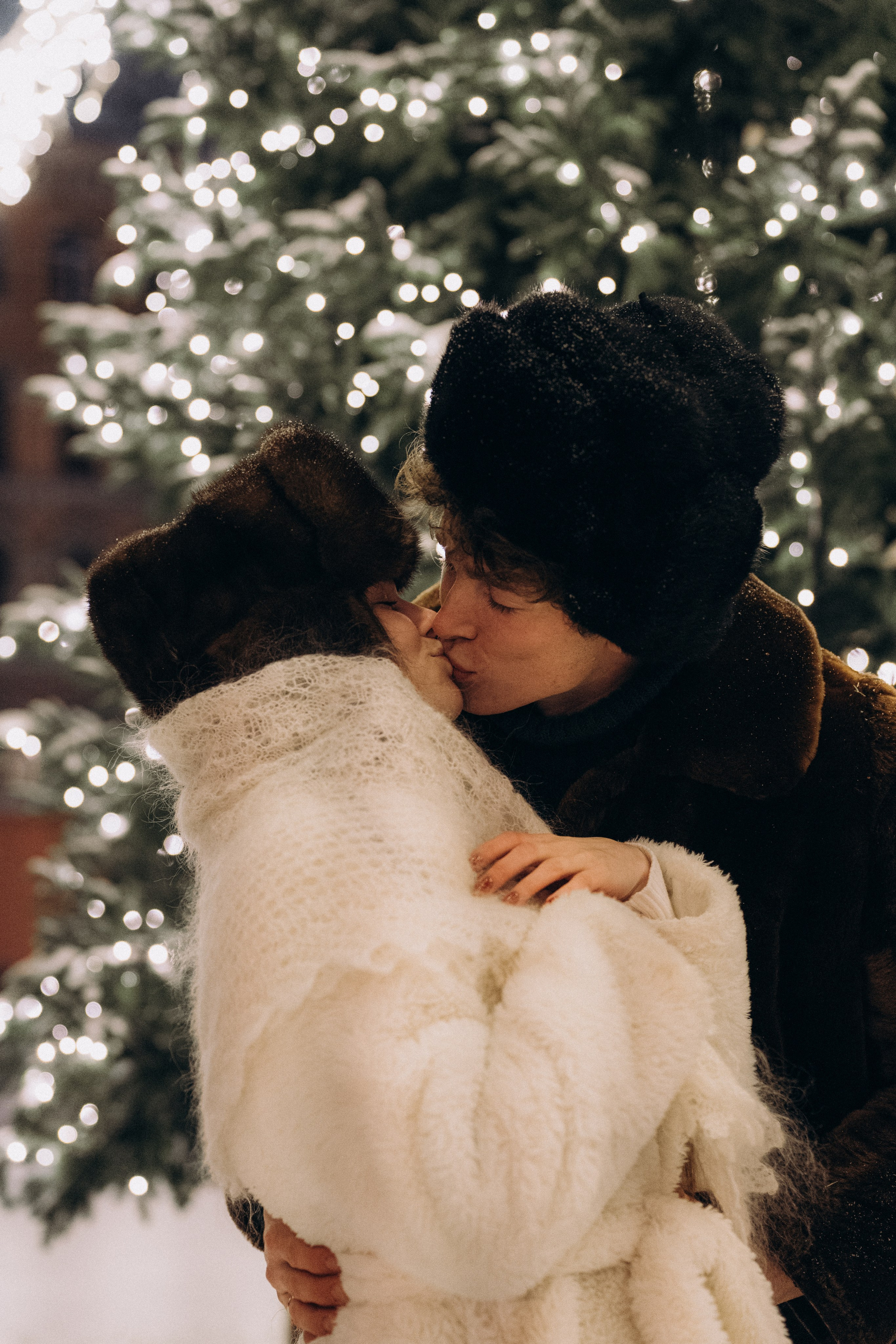 НОВОГОДНЯЯ ПРОГУЛКА ПАРЫ ПО ЧЕРНЫШЕВСКОЙ ПЕРЕД НОВЫМ ГОДОМ. Профессиональный фотограф, Санкт-Петербург — Виктория Богомолова