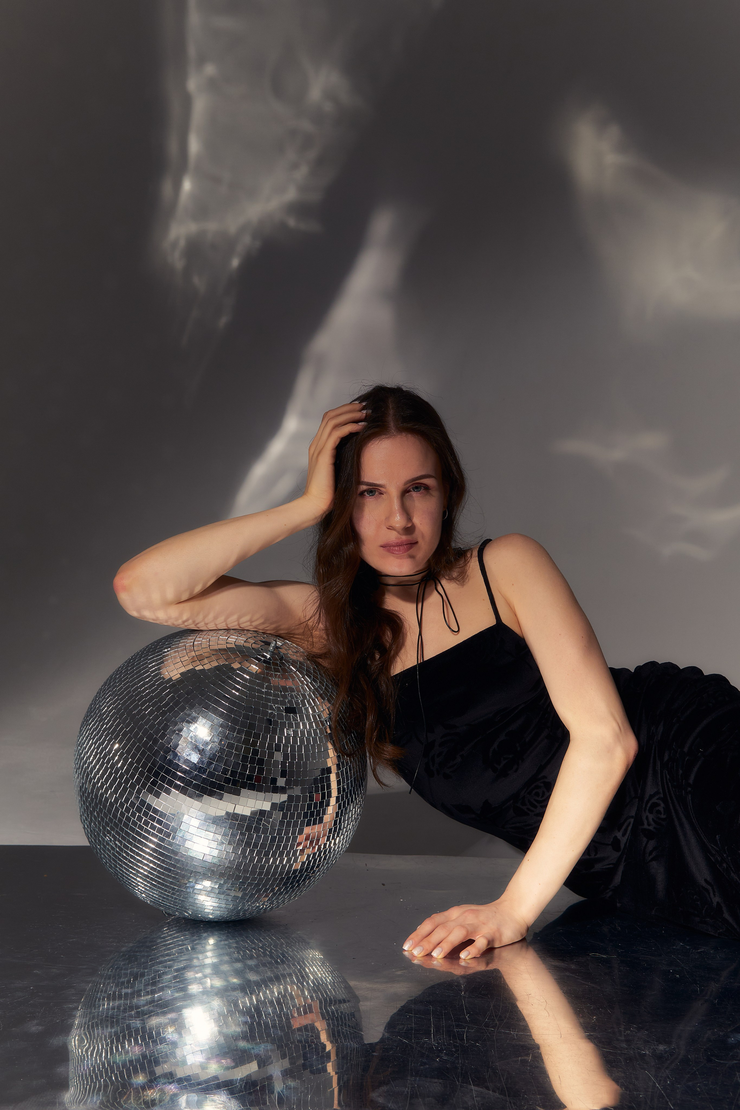 Нежная новогодняя фотосессия с диско-шаром в студии. Фотограф Наталья Воронина Москва