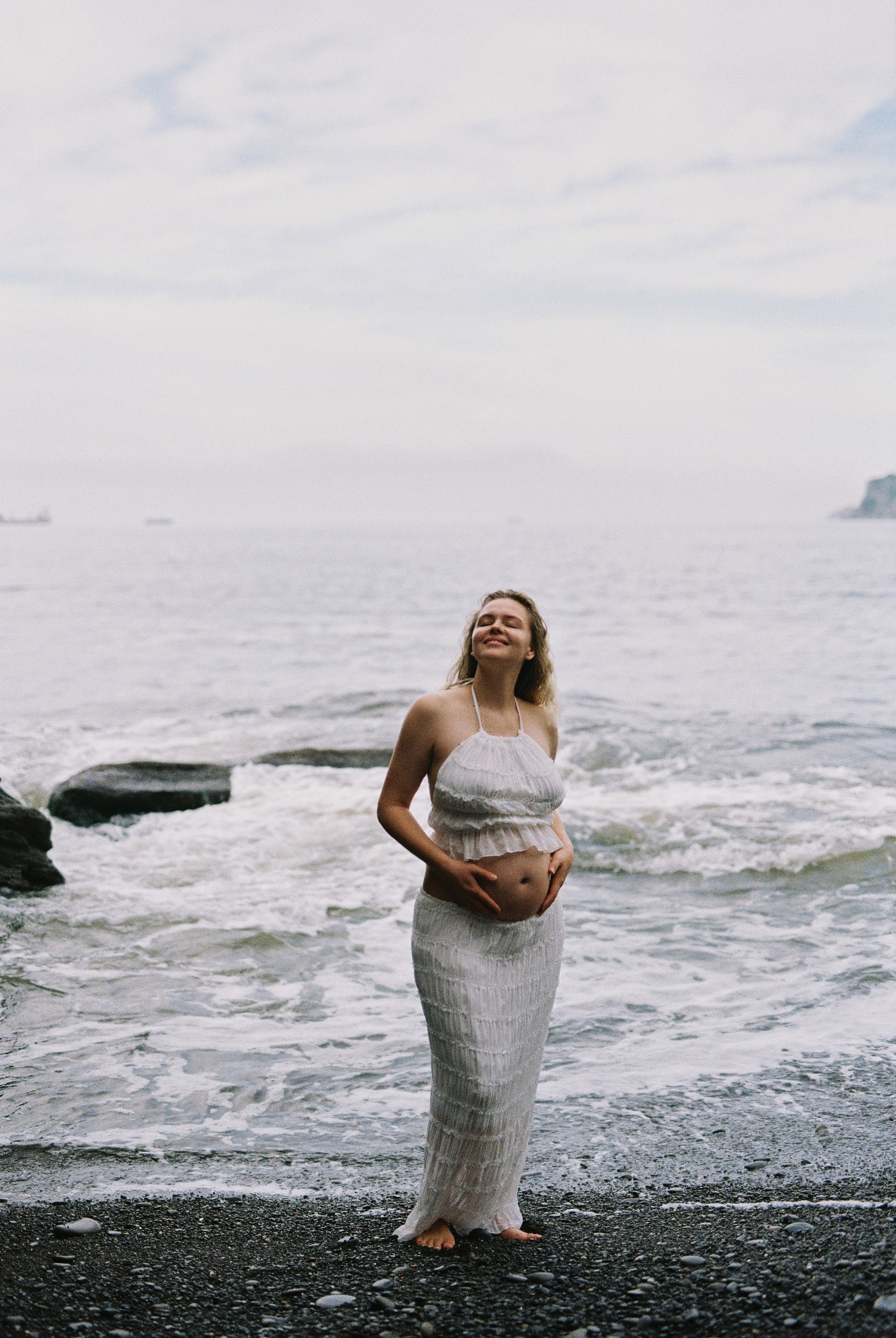 PREGNANCY [плёнка]. Olia Romicheva ♡ фотограф Фокино / Владивосток / Большой Камень / Находка