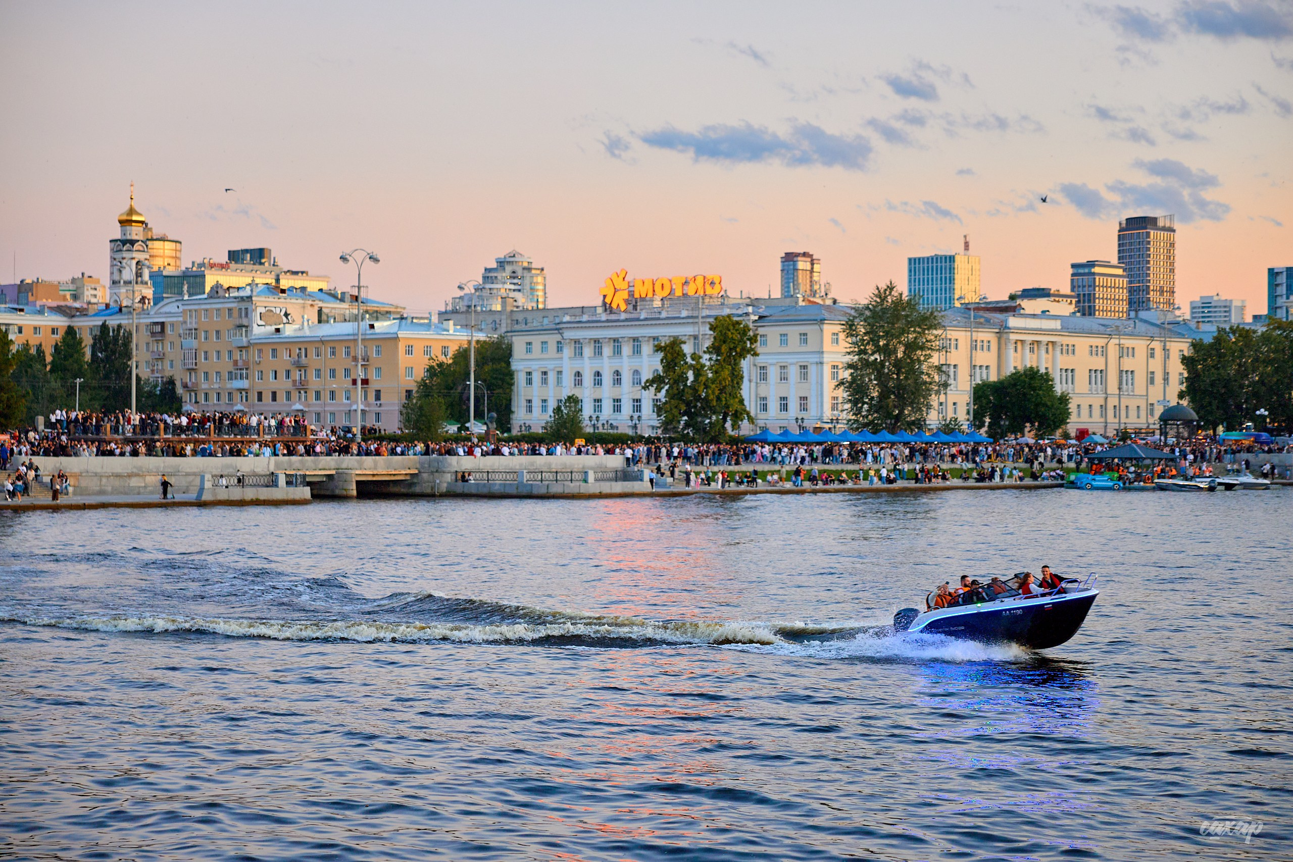 Фестиваль Ural Music Night 2026. Профессиональный фотограф в Екатеринбурге Юра Сахар