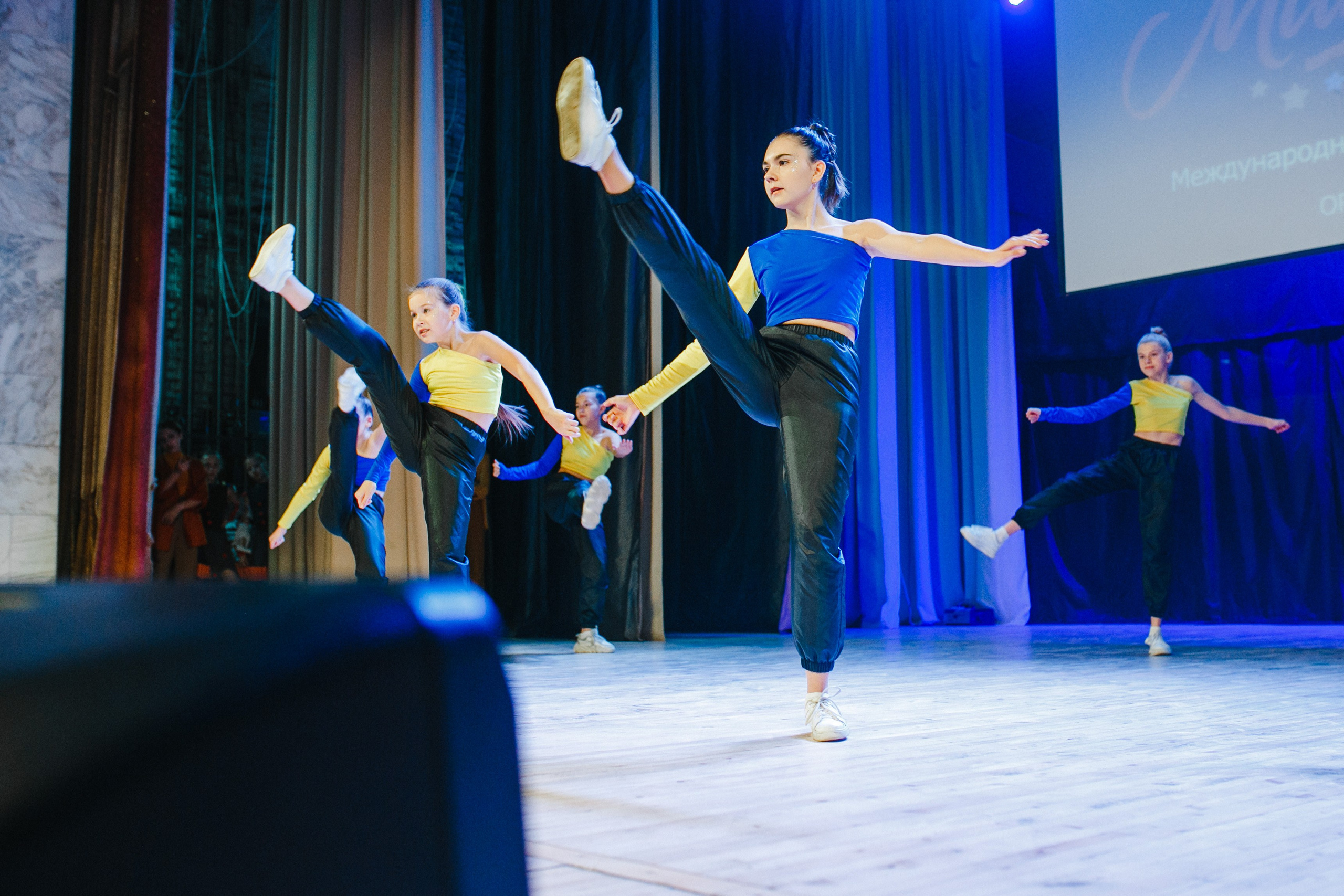 Концерты new line dance-magic universe-red. Фотограф в Новосибирске Ася Зверева