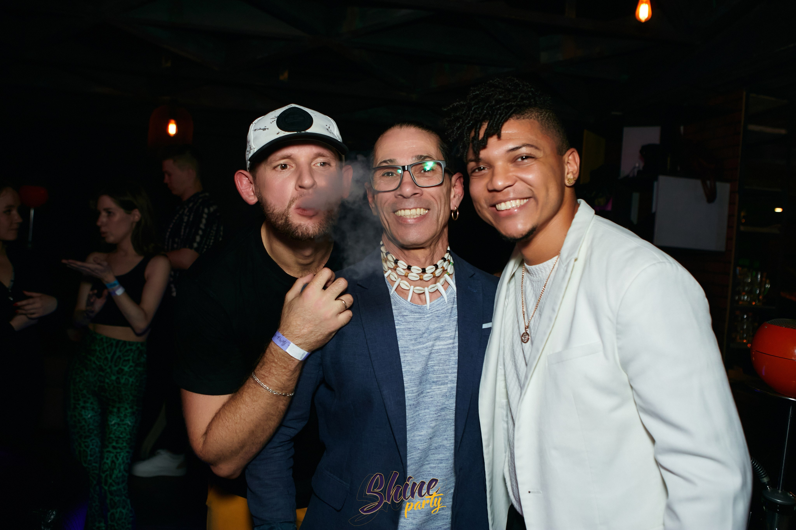 Shine party bachata. Свадебный фотограф