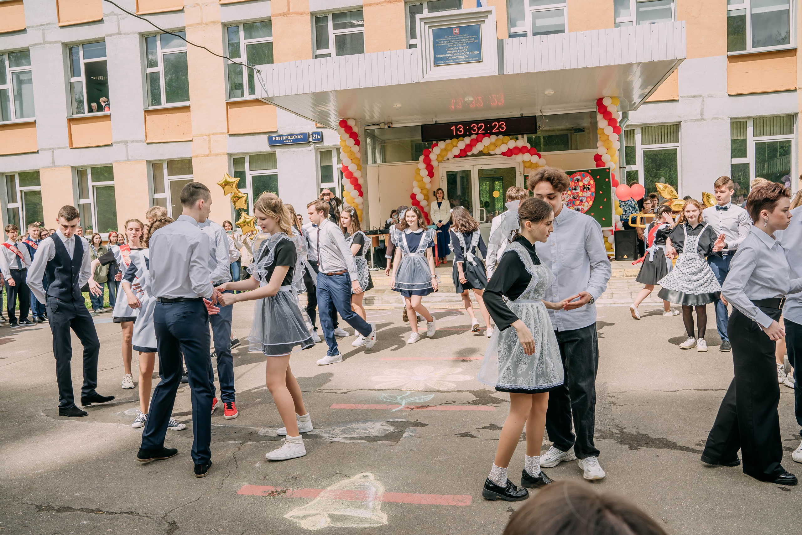 Последний звонок Оксаны. Семейный и школьный фотограф в Москве Юлия Кобзева