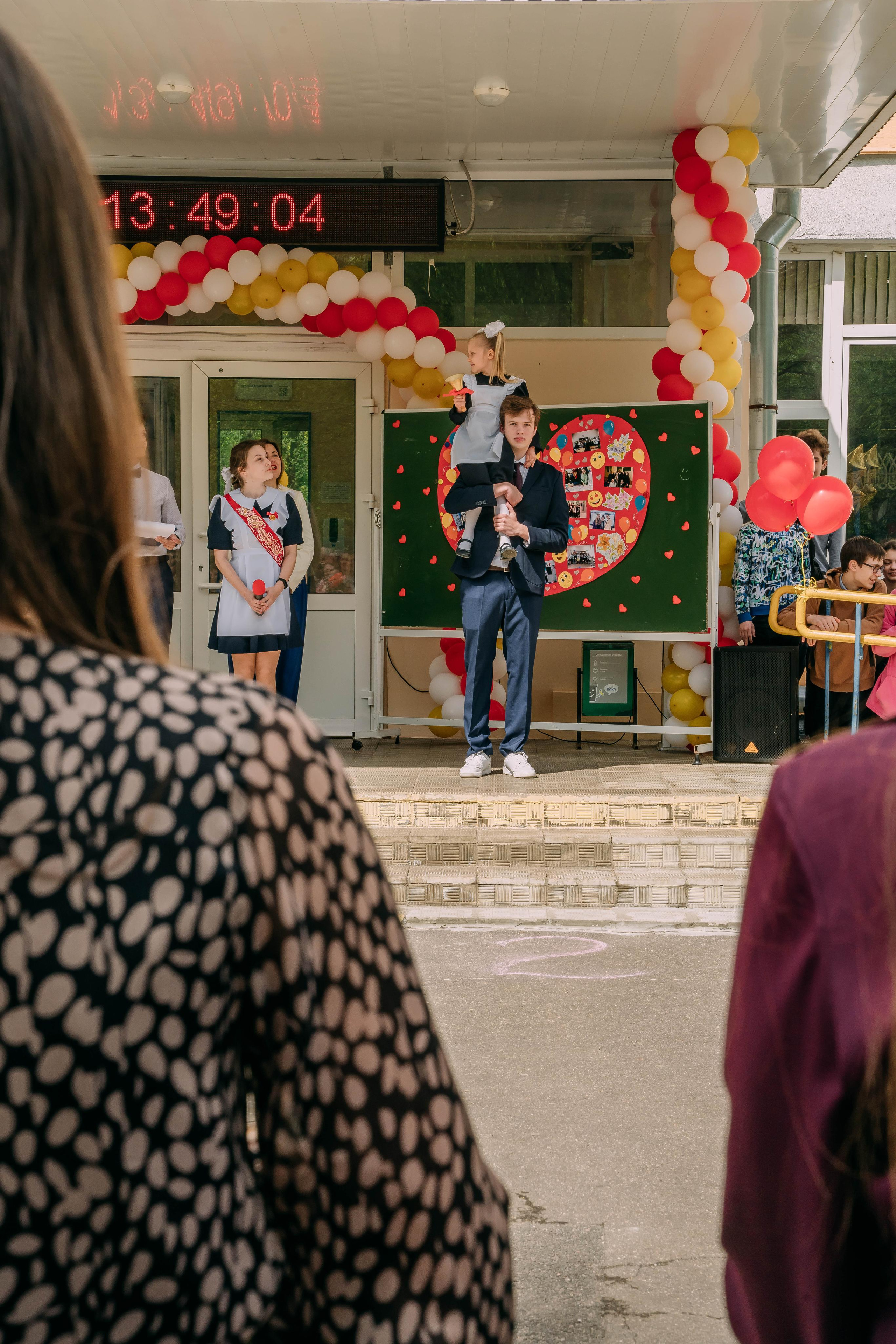 Последний звонок Оксаны. Семейный и школьный фотограф в Москве Юлия Кобзева