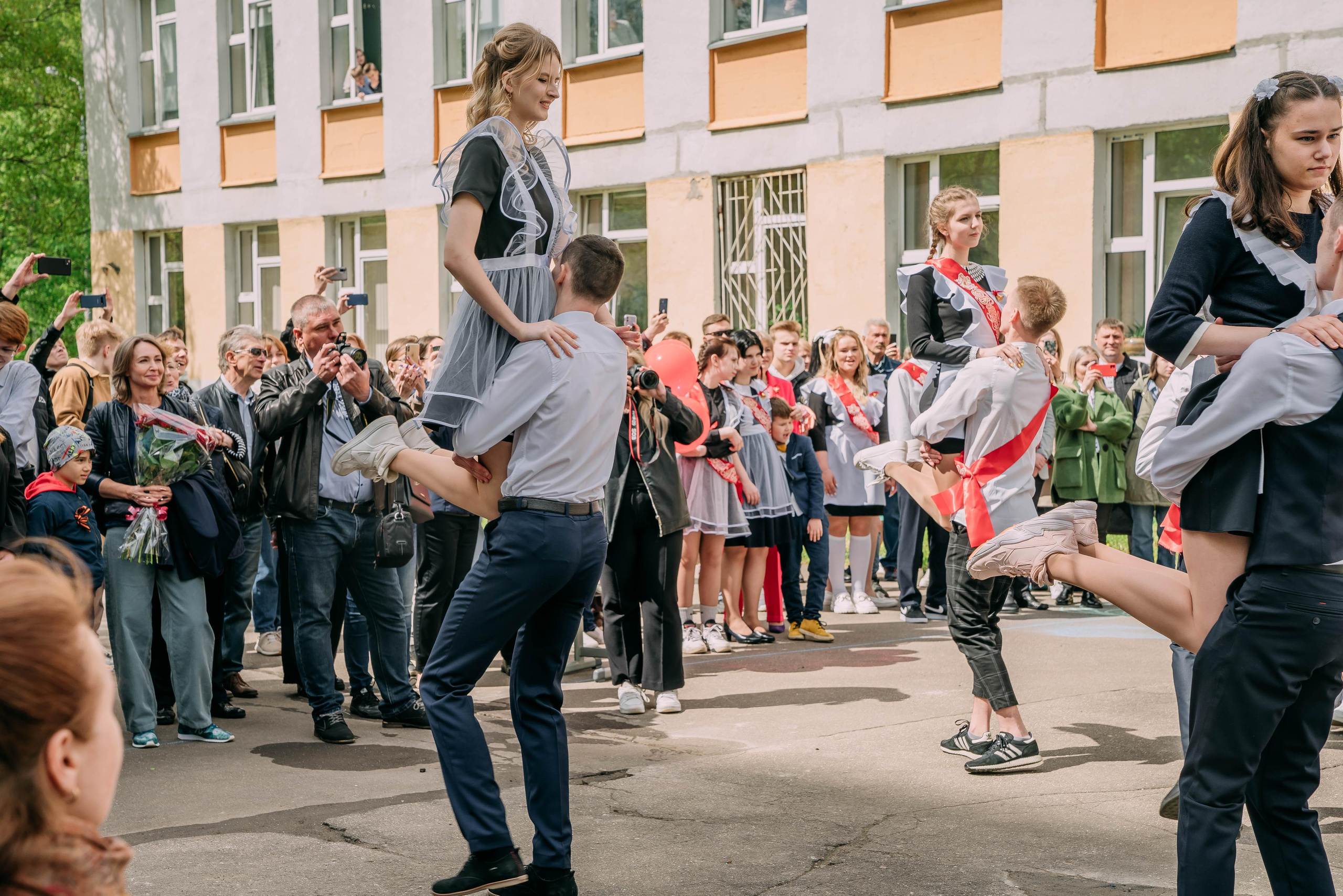 Последний звонок Оксаны. Семейный и школьный фотограф в Москве Юлия Кобзева