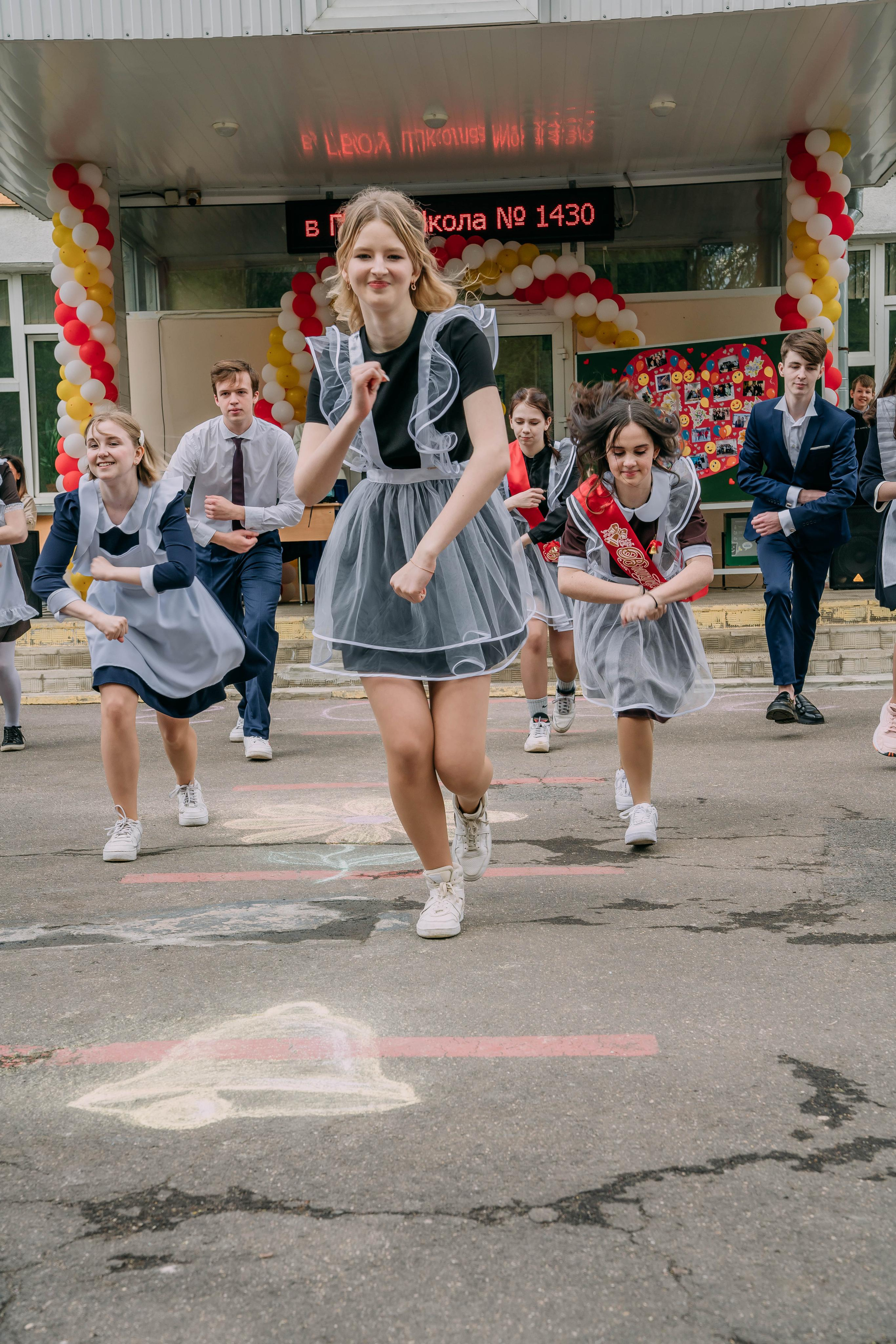 Последний звонок Оксаны. Семейный и школьный фотограф в Москве Юлия Кобзева