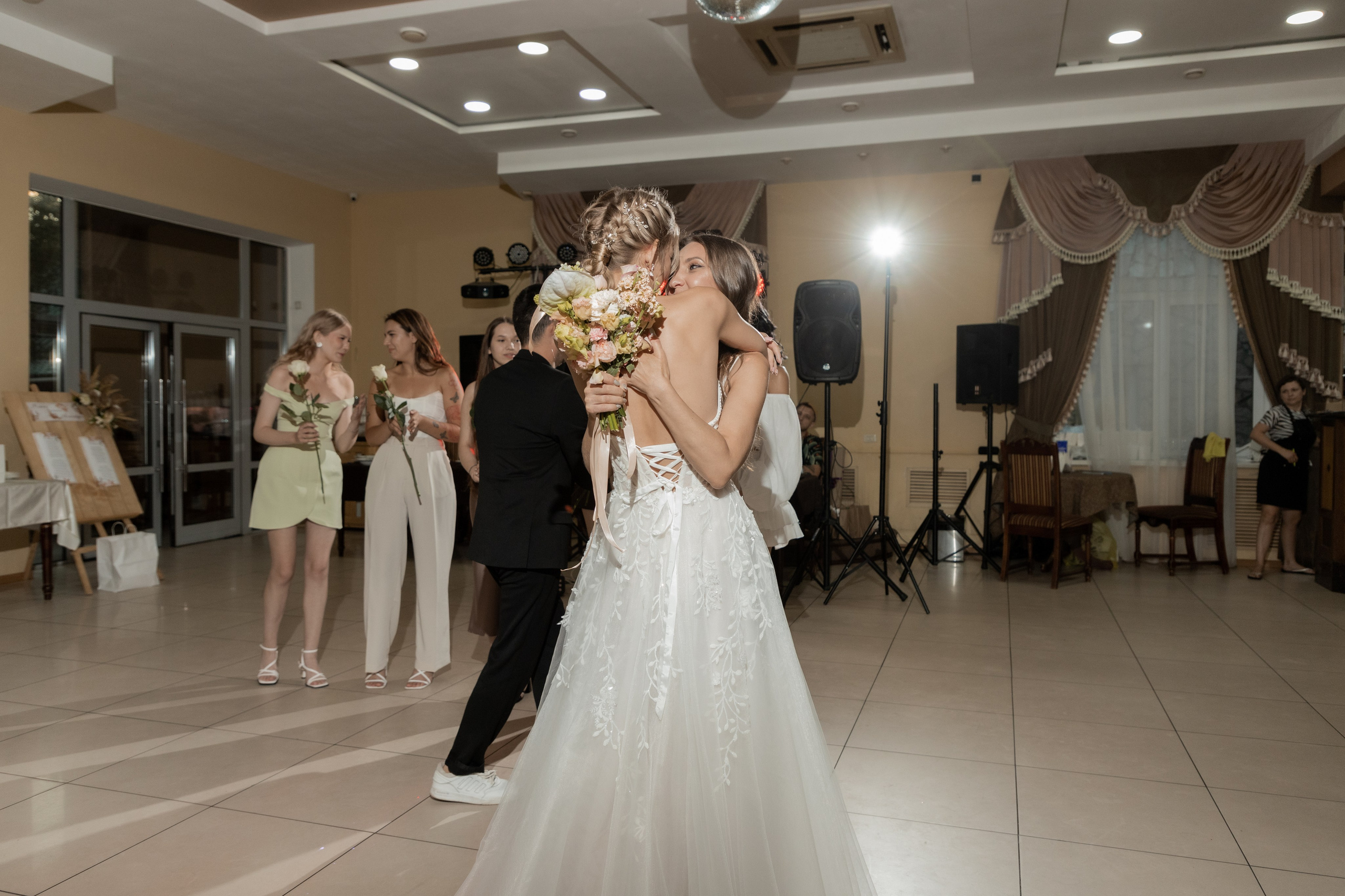 Роман и Александра (банкет). Свадебный фотограф Ангелина Сунгатулина | Саратов | Балаково | Вольск