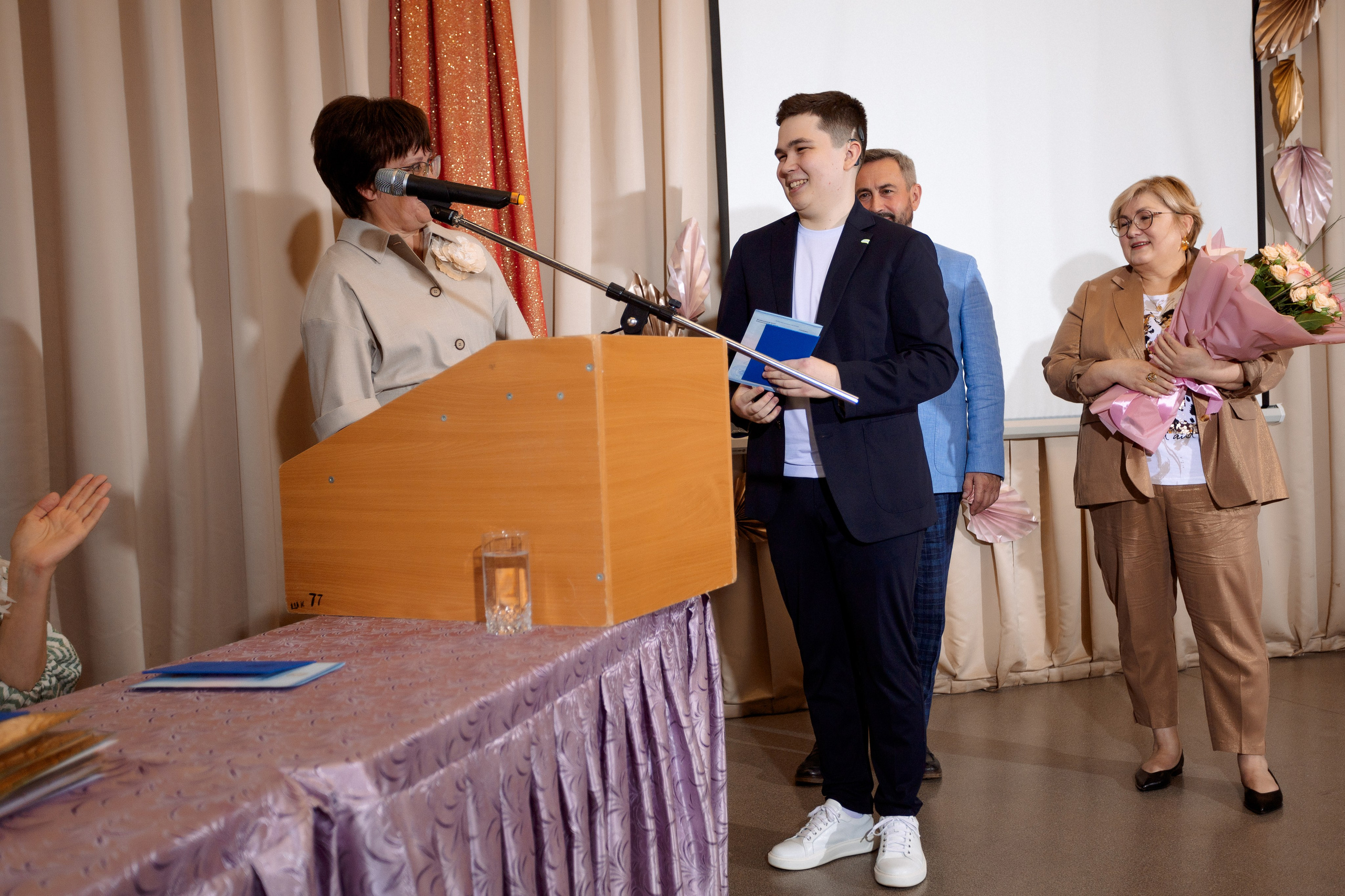 ВРУЧЕНИЕ АТТЕСТАТОВ: Пример. Все фото. Профессиональный фотограф в Ижевске Леша Петров