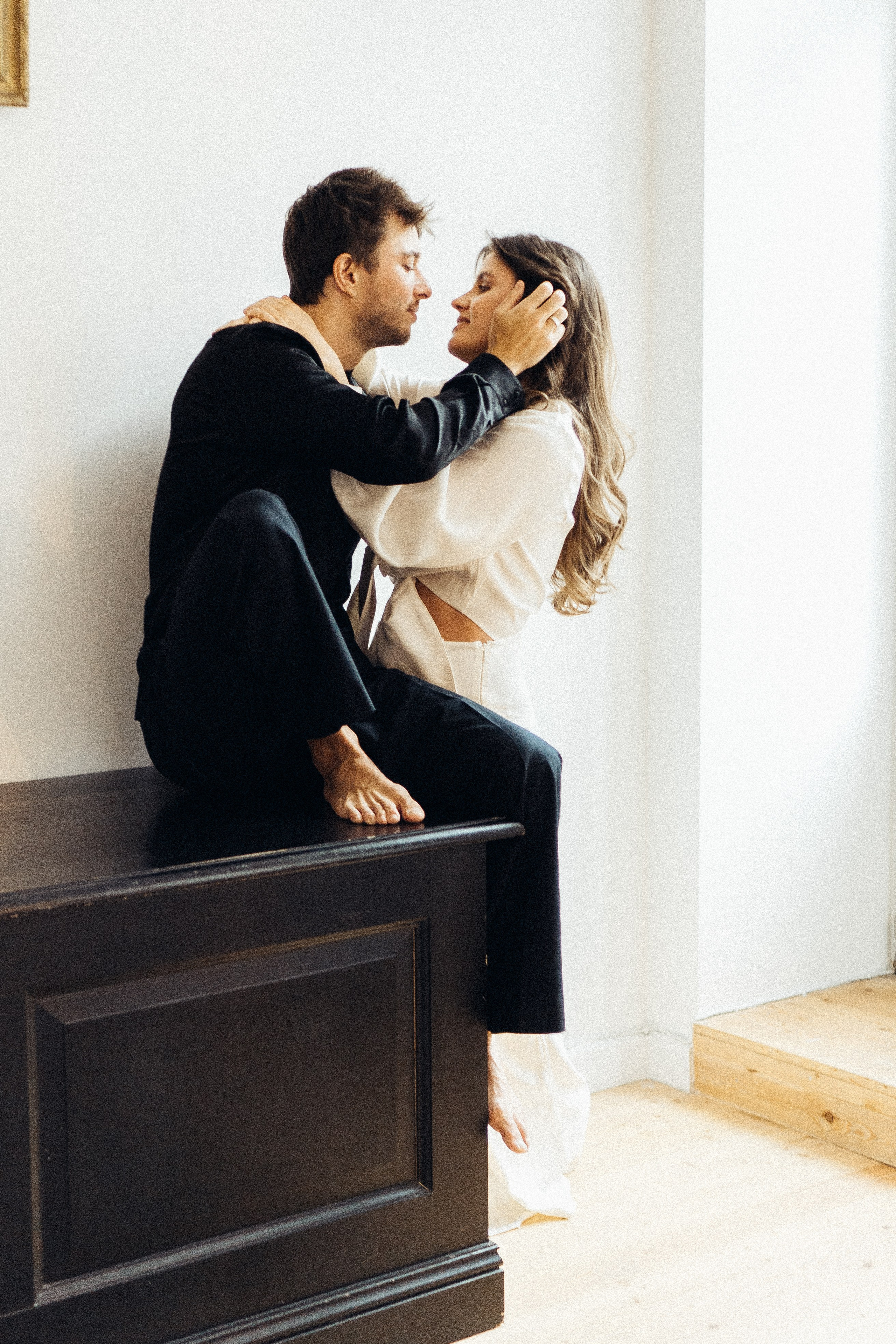 УТРО ЖЕНИХА И НЕВЕСТЫ В ПИТЕРСКОЙ КВАРТИРЕ И СЬЕМКА С СВАДЕБНЫХ ОБРАЗАХ. Профессиональный фотограф, Санкт-Петербург — Виктория Богомолова