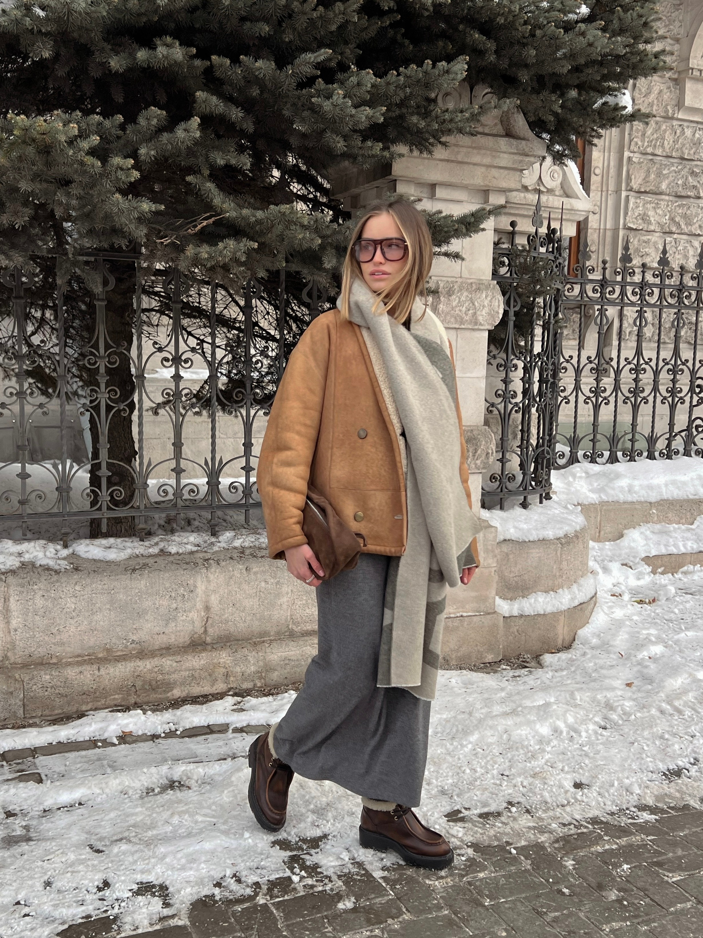 Настя — street съемка. Мобильный фотограф и видеограф — Алина