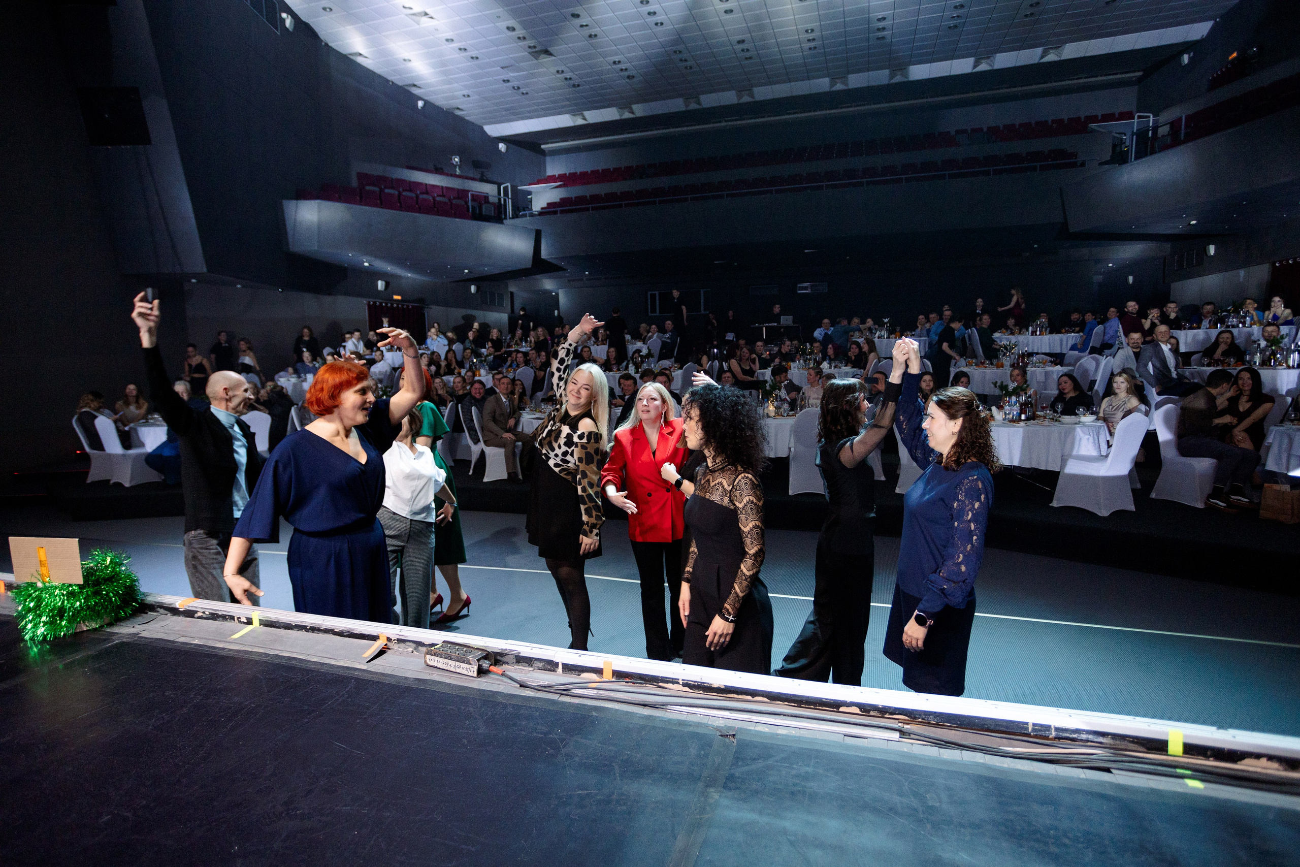 РЕПОРТАЖ: НОВЫЙ ГОД В ДК МЕТАЛЛУРГ. Профессиональный фотограф в Ижевске Леша Петров