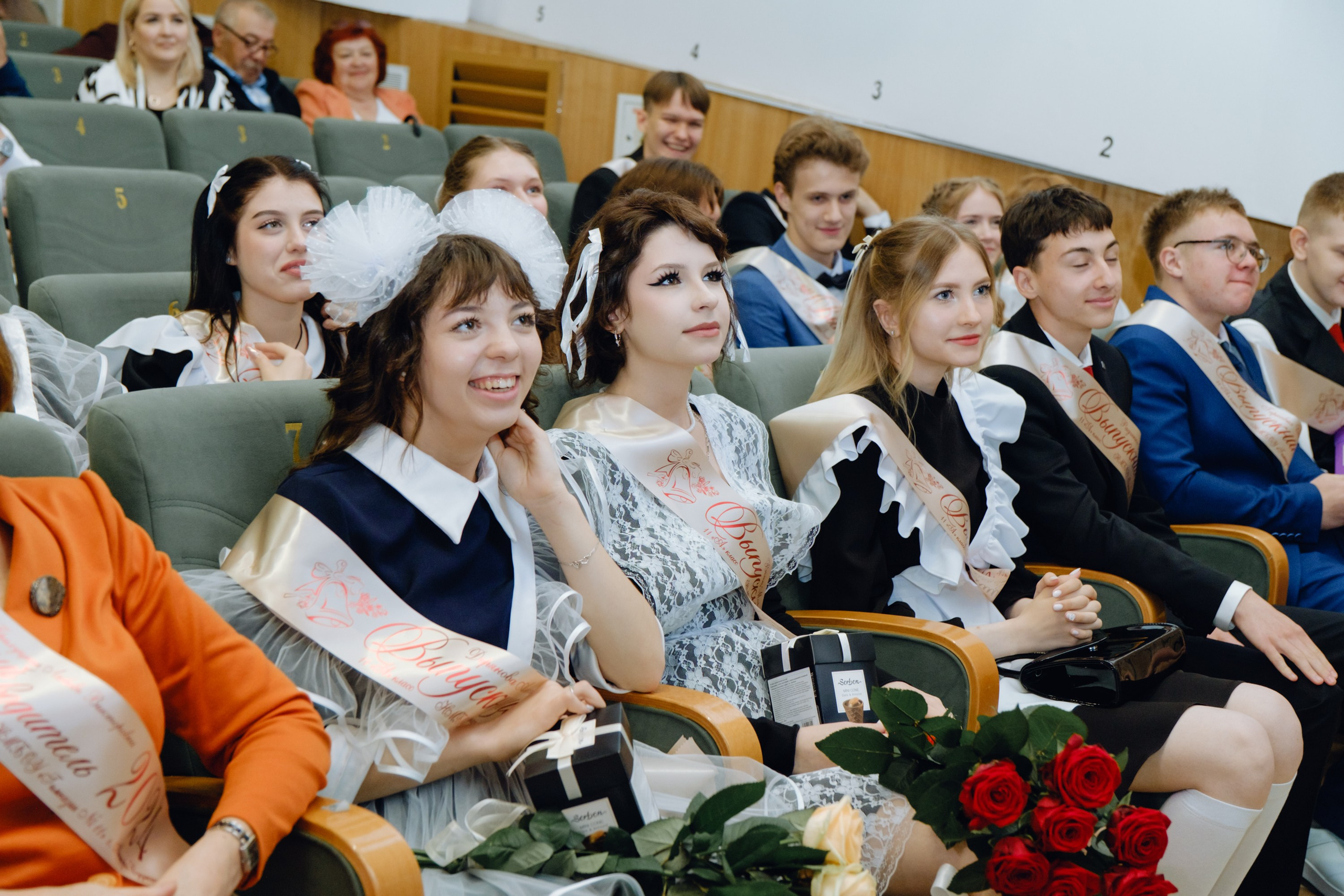 Последний звонок 11 класс. Фотограф Софья Володкина