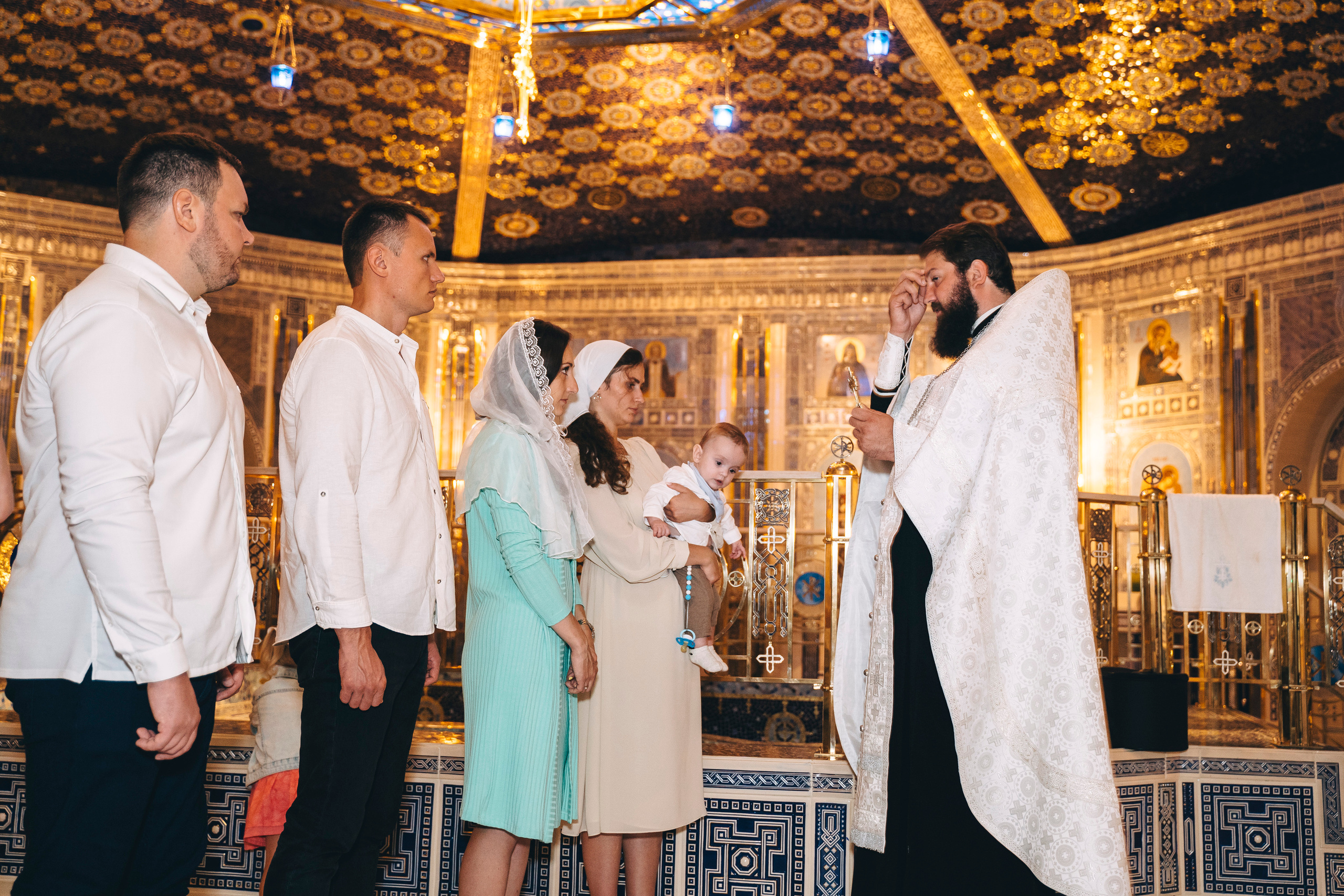 Крещение в Главном храме ВСРФ. Свадебный и семейный фотограф в Москве и МО Геннадий Туманцев
