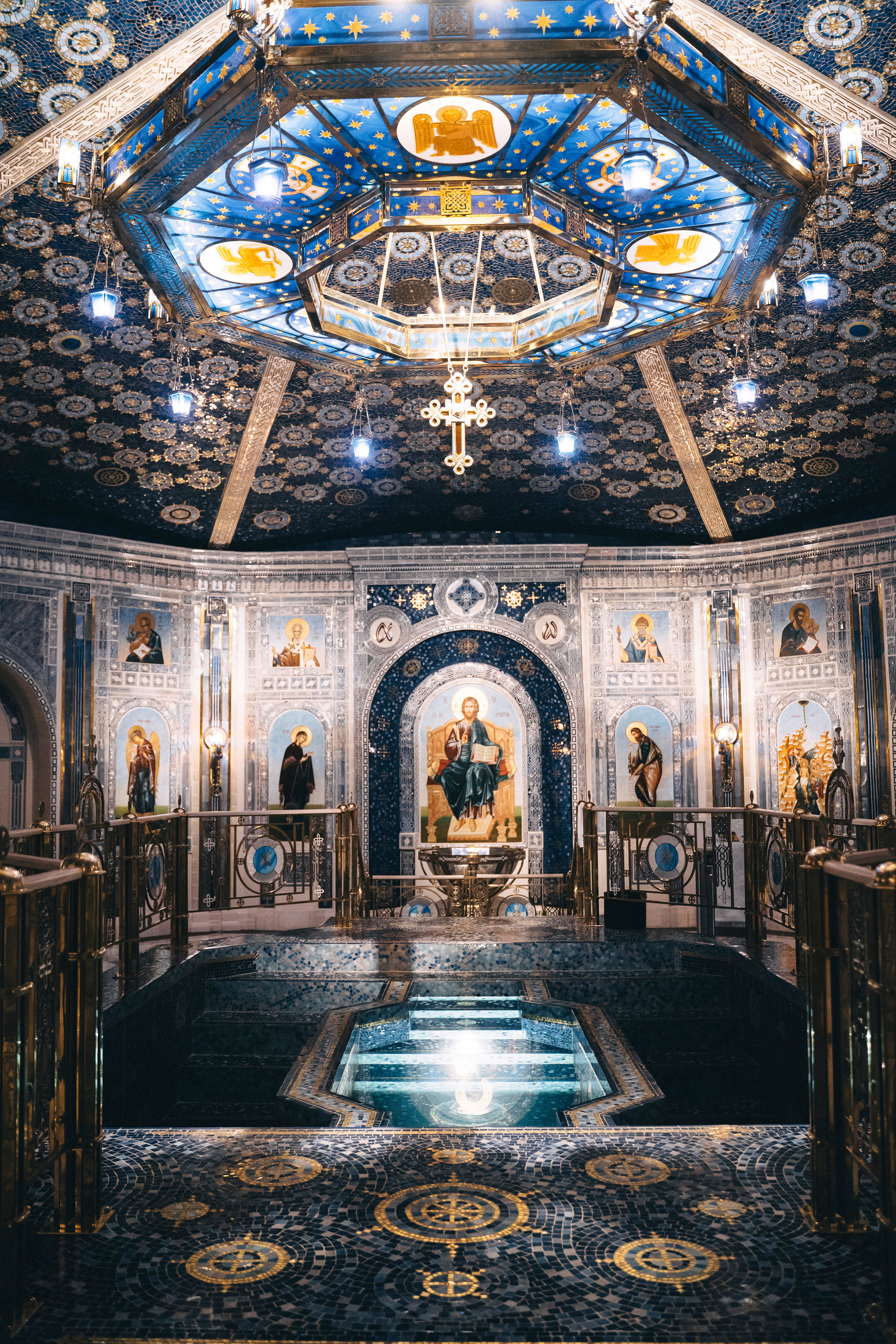 Крещение в Главном храме ВСРФ. Свадебный и семейный фотограф в Москве и МО Геннадий Туманцев