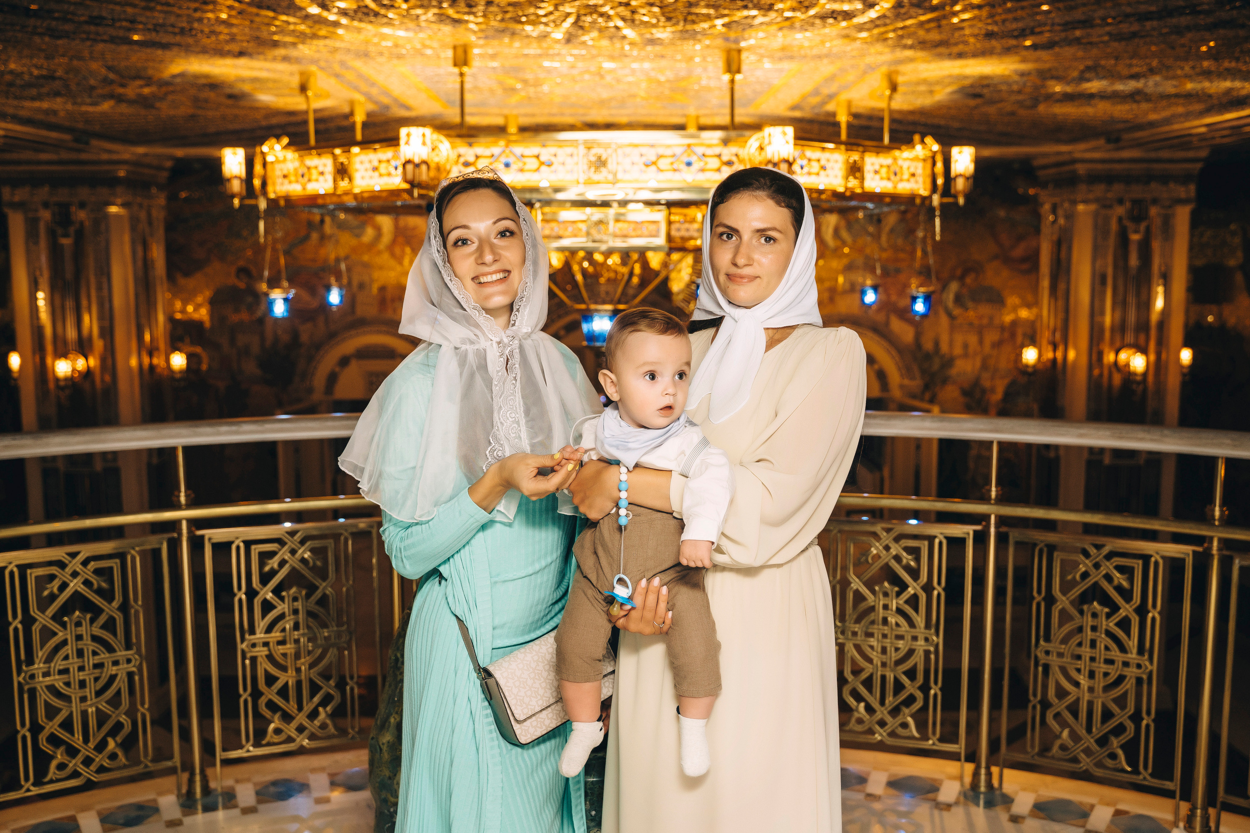 Крещение в Главном храме ВСРФ. Свадебный и семейный фотограф в Москве и МО Геннадий Туманцев