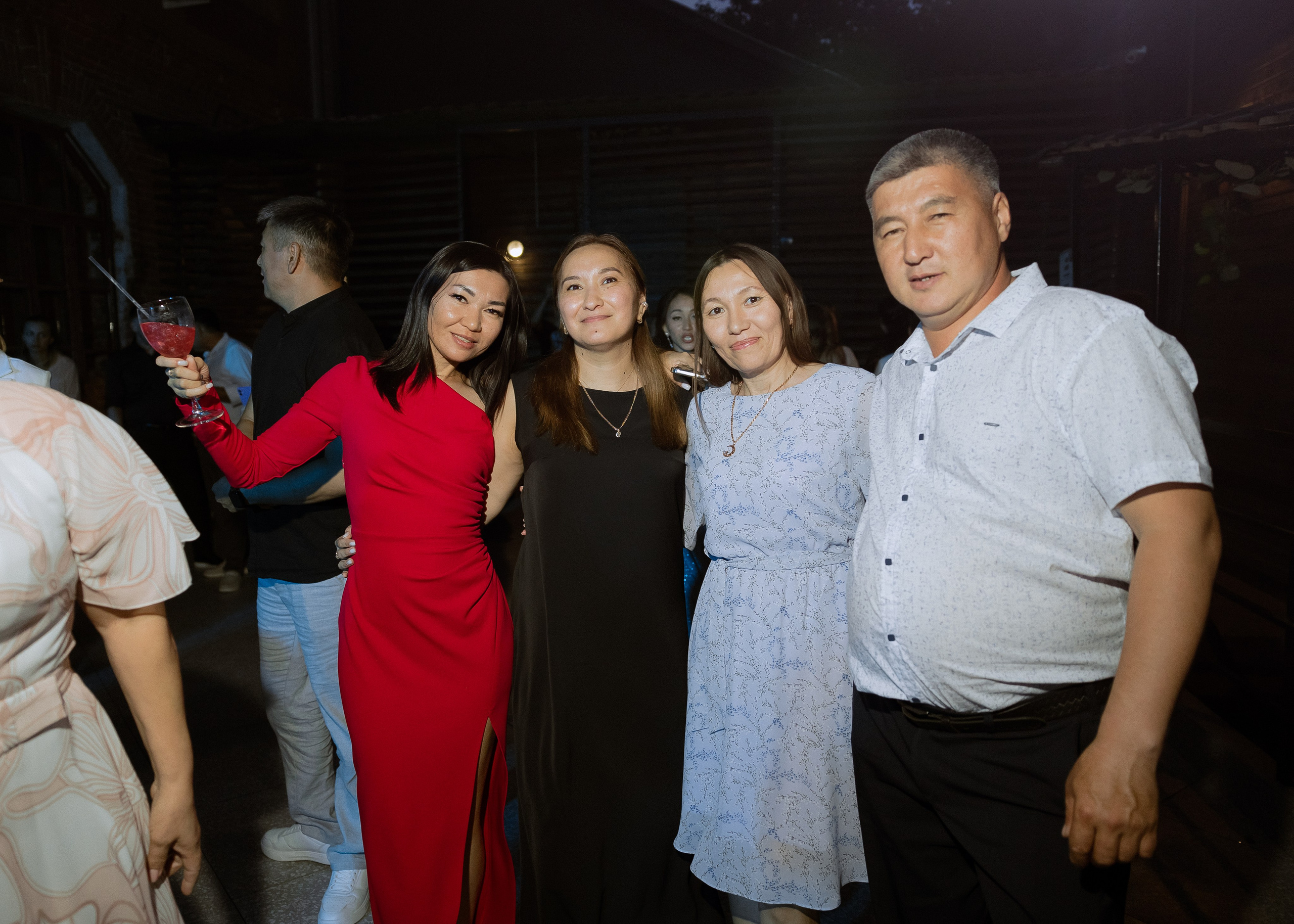 Дмитрий и Алита. Фотограф Эмиль Исякаев