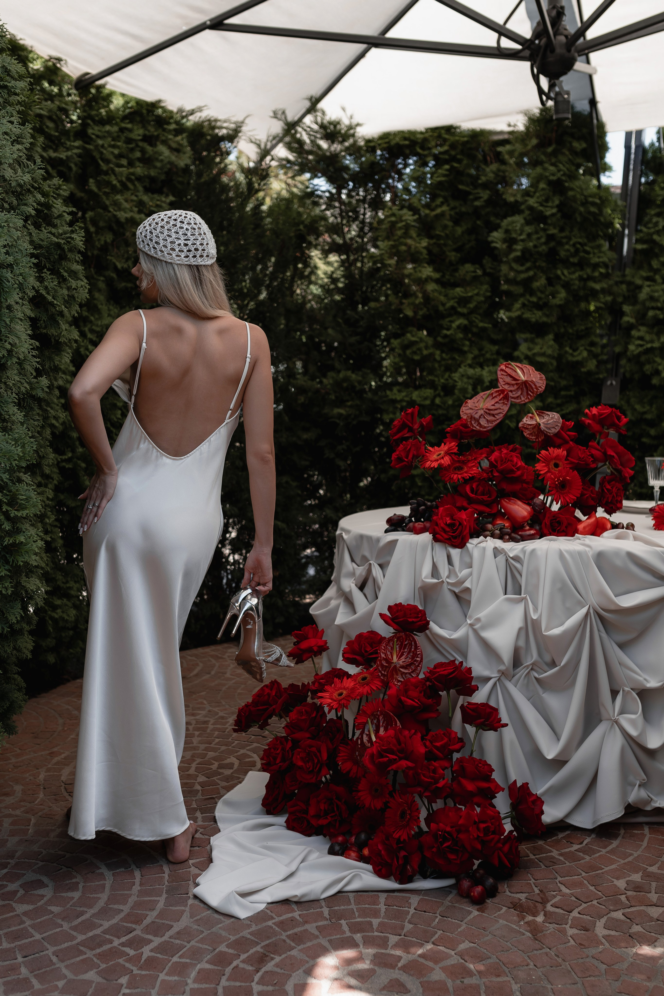 Фотодень с красным декором. Фотограф Трифон Мира