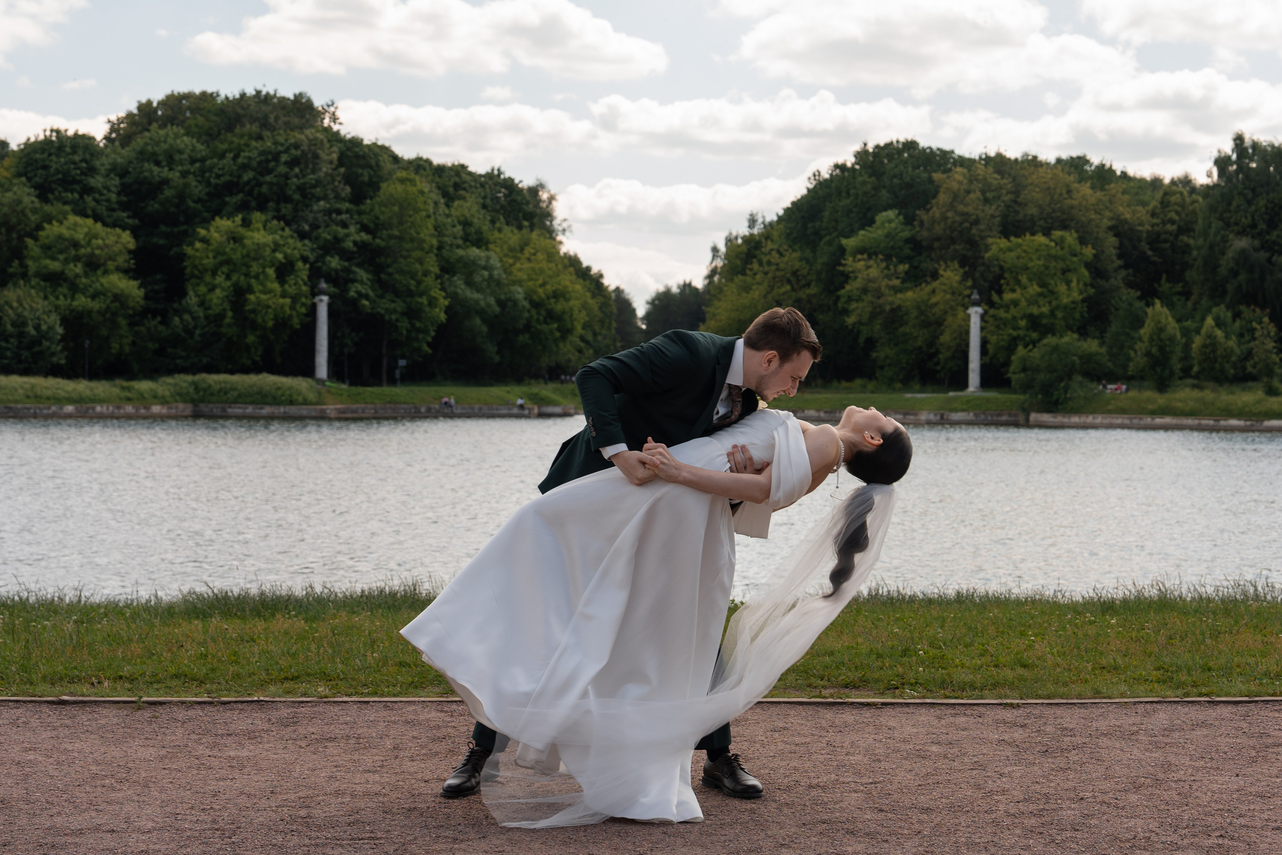Влад и Илина в Кусково. Свадебный фотограф в Москве Анна Полушина