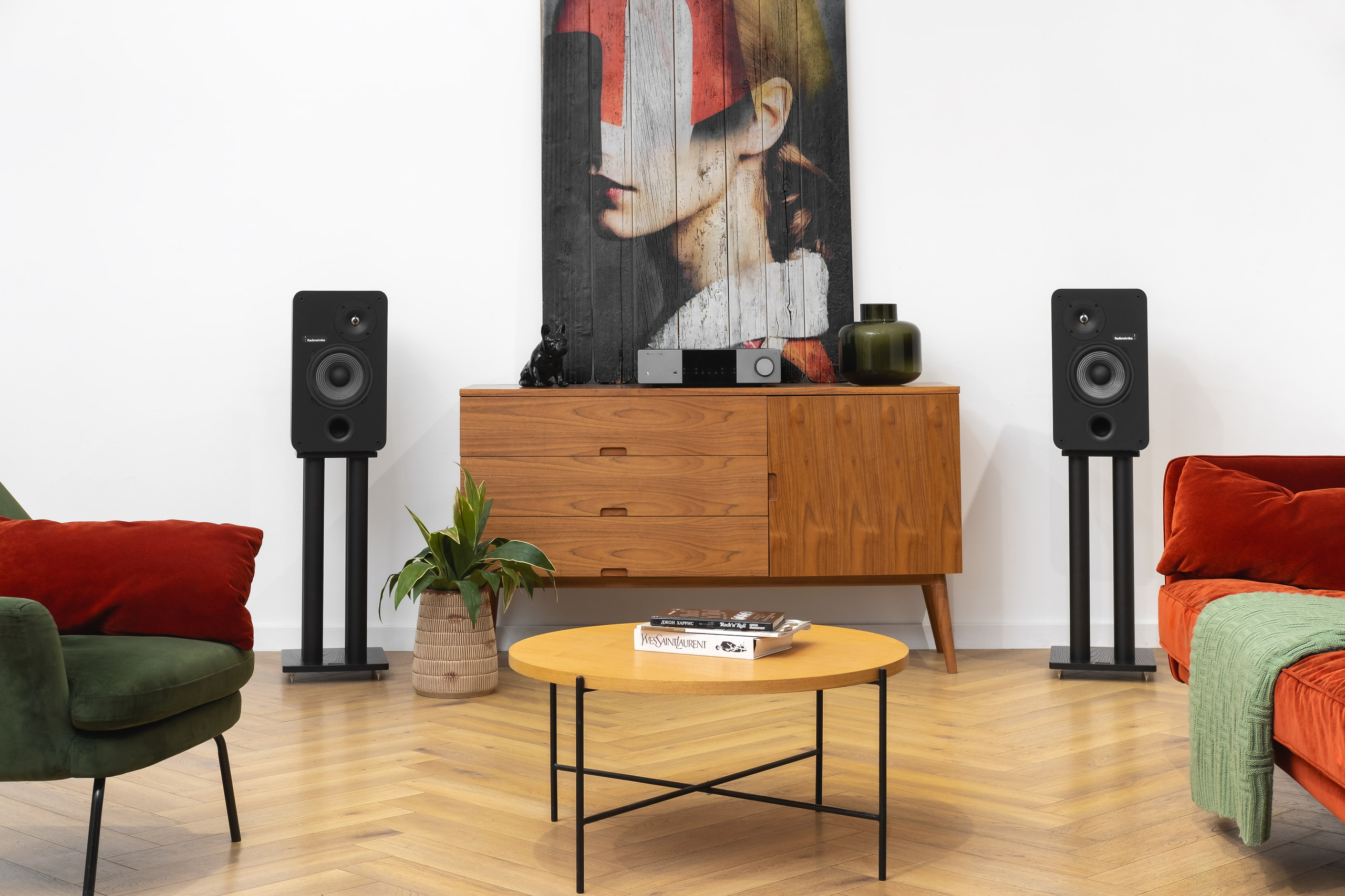 Аудиосистемы и музыкальные колонки. Сайт предметного фотографа Белоусовой Анны