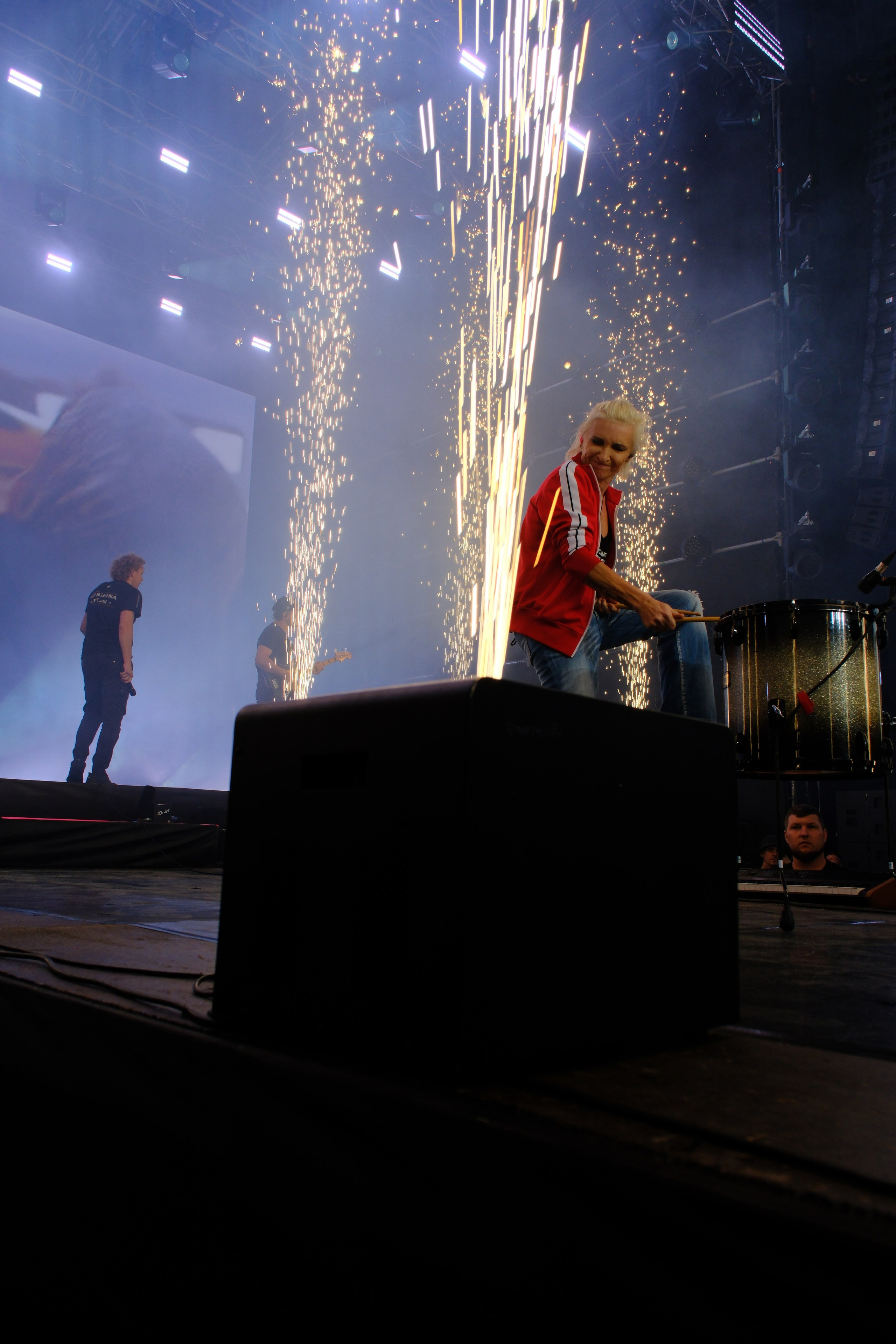 Диана Арбенина (группа «Ночные снайперы») — Москва, МТС Live Лето 2024. RedGeek - блогер и стручњак за образовање и ИТ Кирил Ситнов