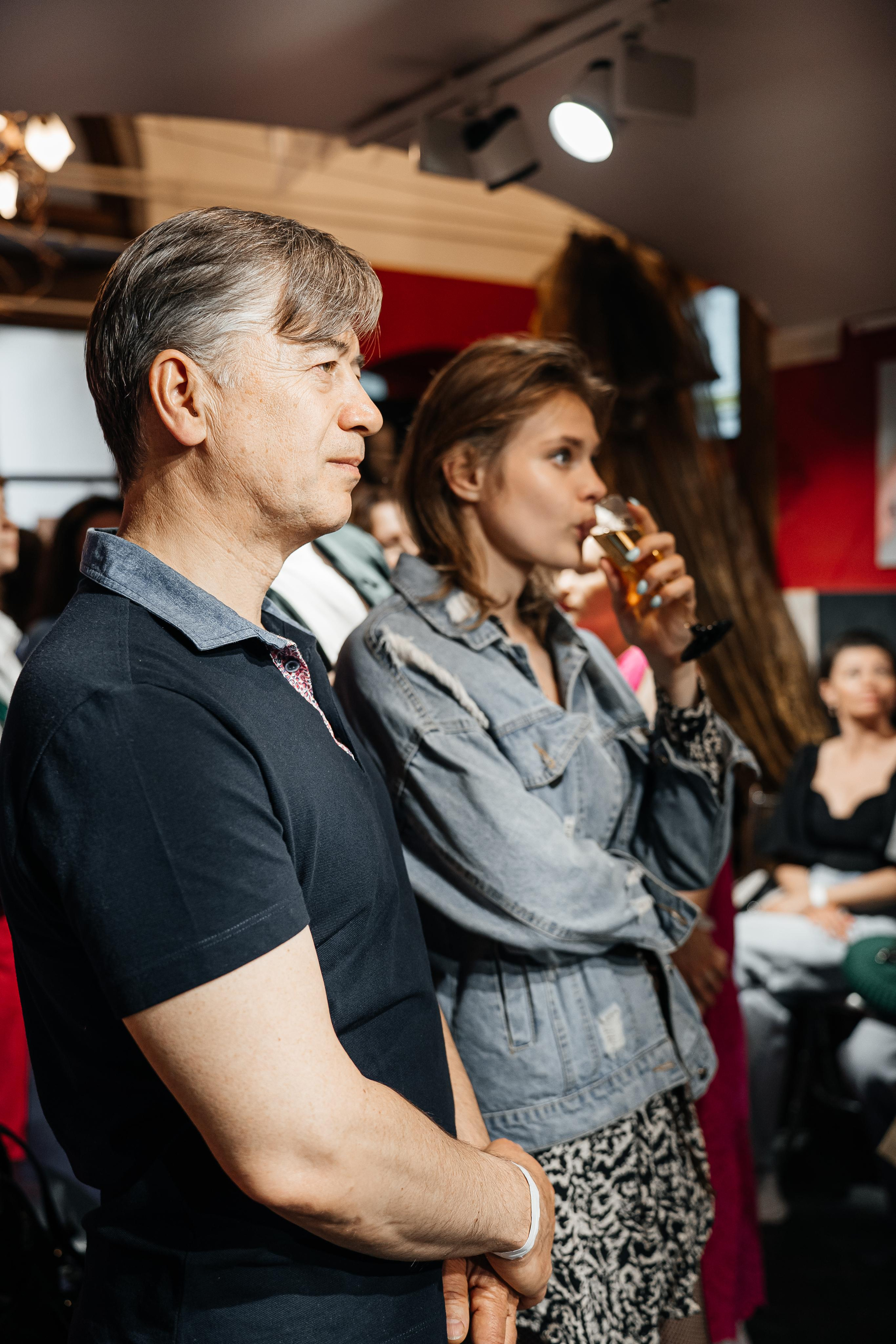 РЕПОРТАЖ — ЗАКРЫТИЕ ВЫСТАВКИ ГОСТИНЫЙ ДВОР. Семейный и репортажный фотограф в Москве Оксана Шилова