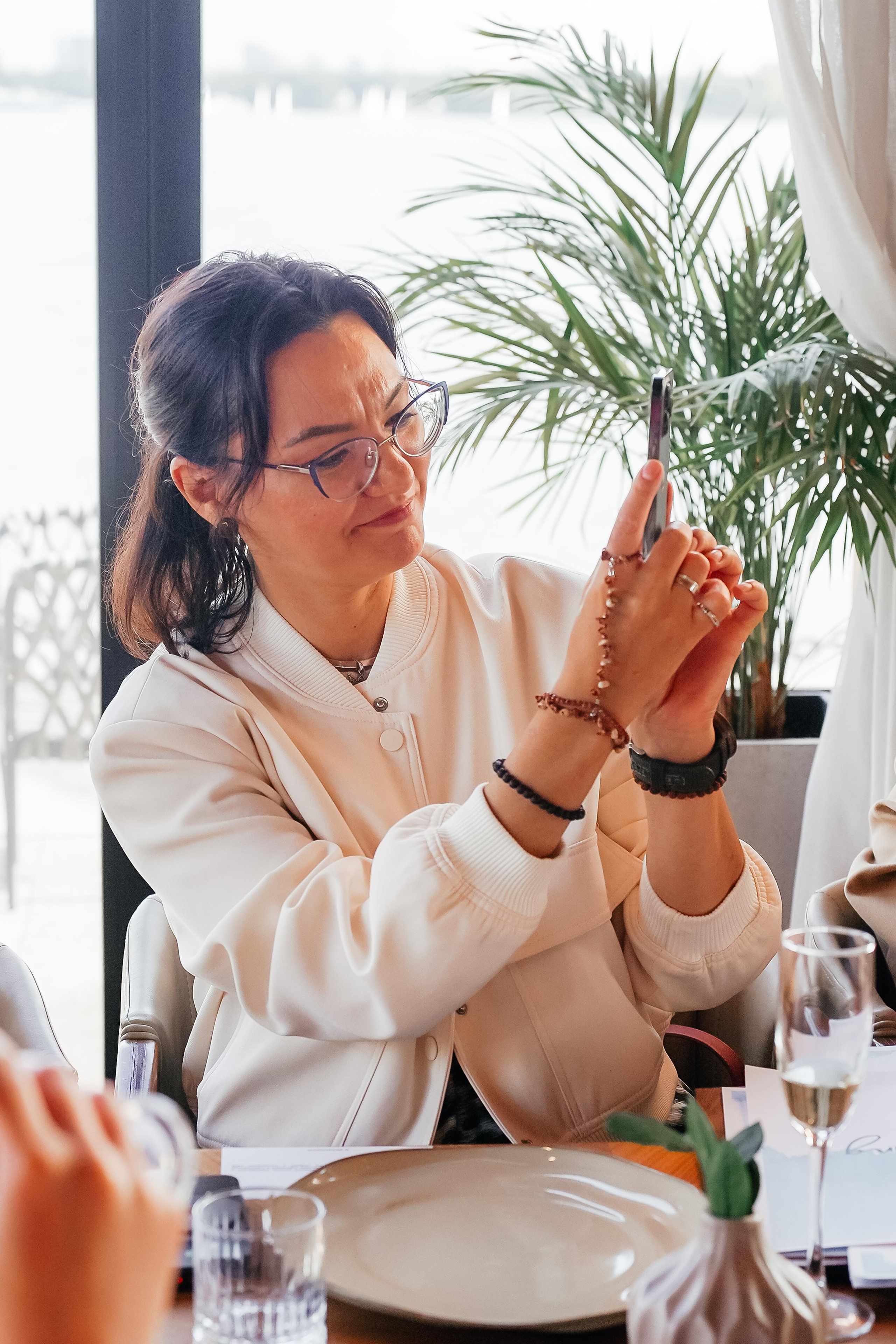 ВСТРЕЧА ЖЕНСКОГО БИЗНЕС КЛУБА «ПОТЕНЦИАЛ». Семейный и репортажный фотограф в Москве Оксана Шилова