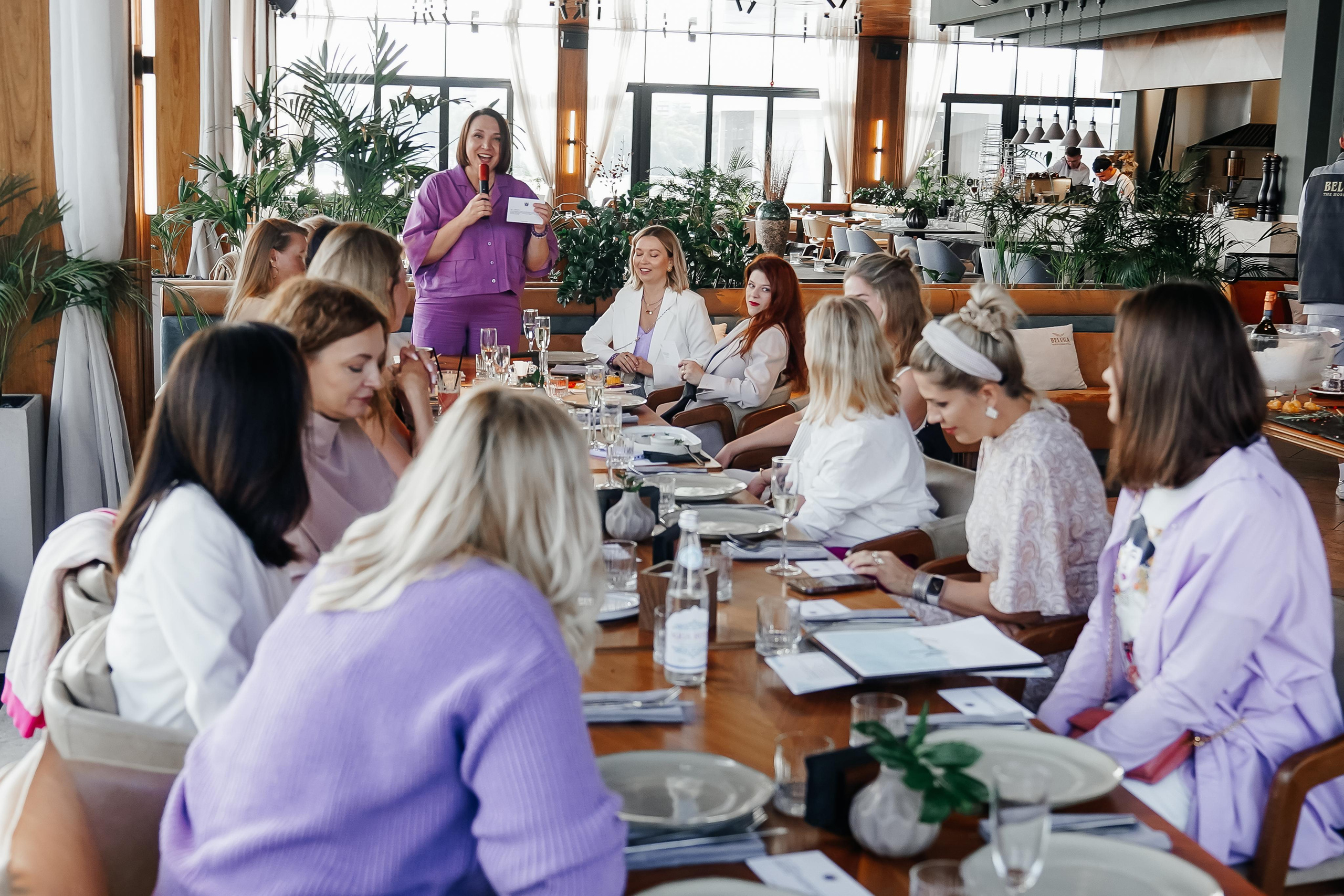 ВСТРЕЧА ЖЕНСКОГО БИЗНЕС КЛУБА «ПОТЕНЦИАЛ». Семейный и репортажный фотограф в Москве Оксана Шилова