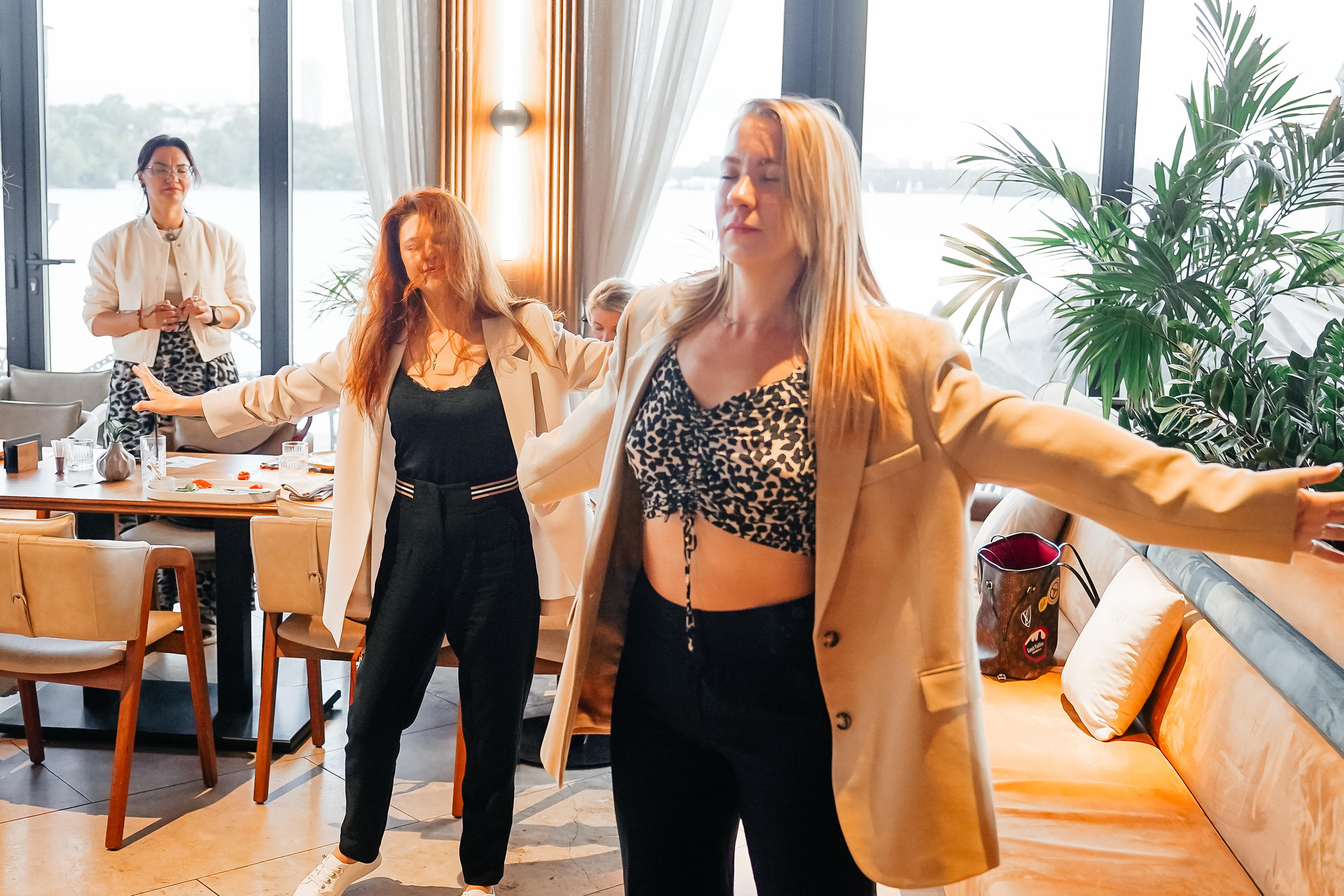 ВСТРЕЧА ЖЕНСКОГО БИЗНЕС КЛУБА «ПОТЕНЦИАЛ». Семейный и репортажный фотограф в Москве Оксана Шилова