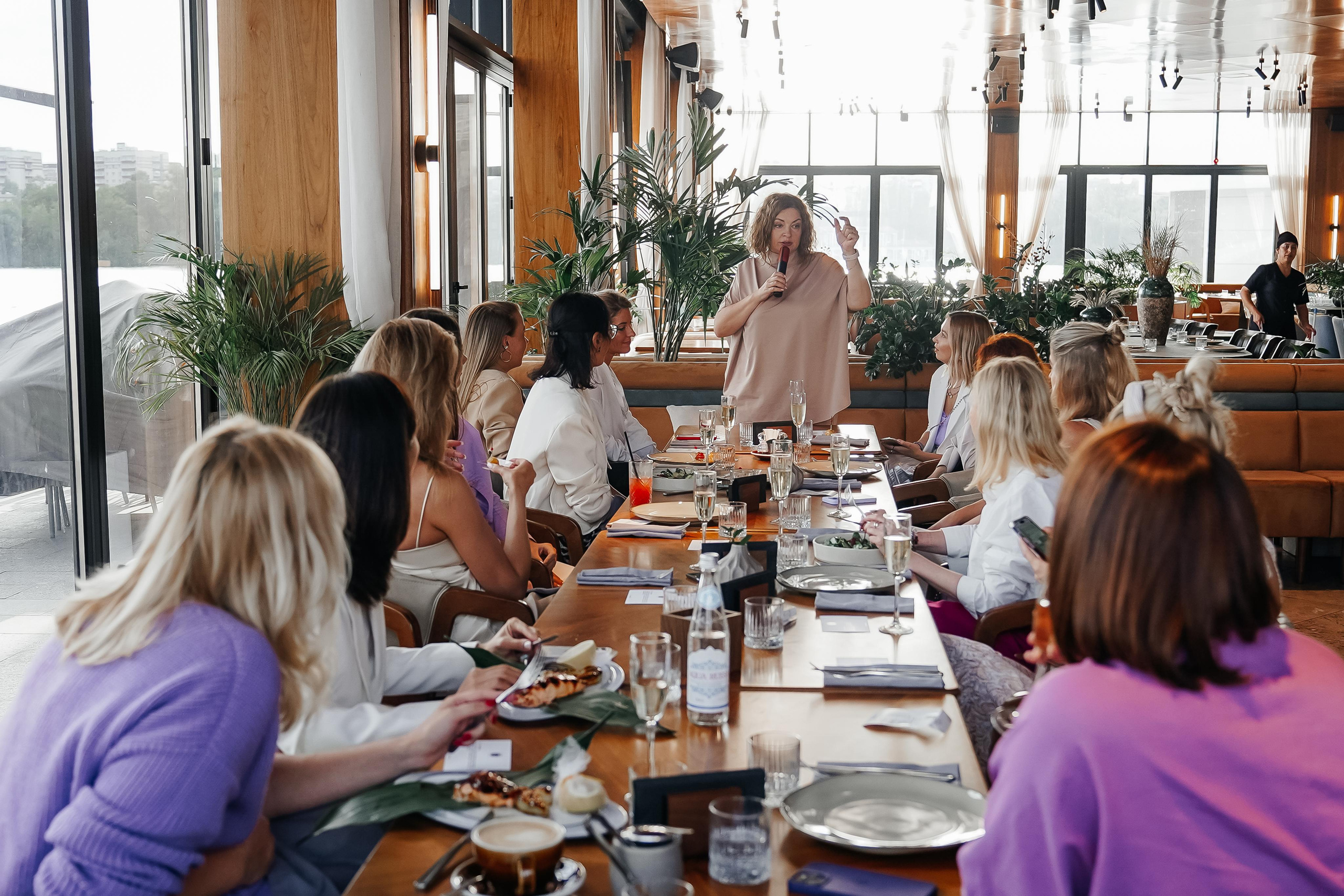 Встреча бизнес клуба «ПОТЕНЦИАЛ» (Москва). Семейный и репортажный фотограф в Москве Оксана Шилова