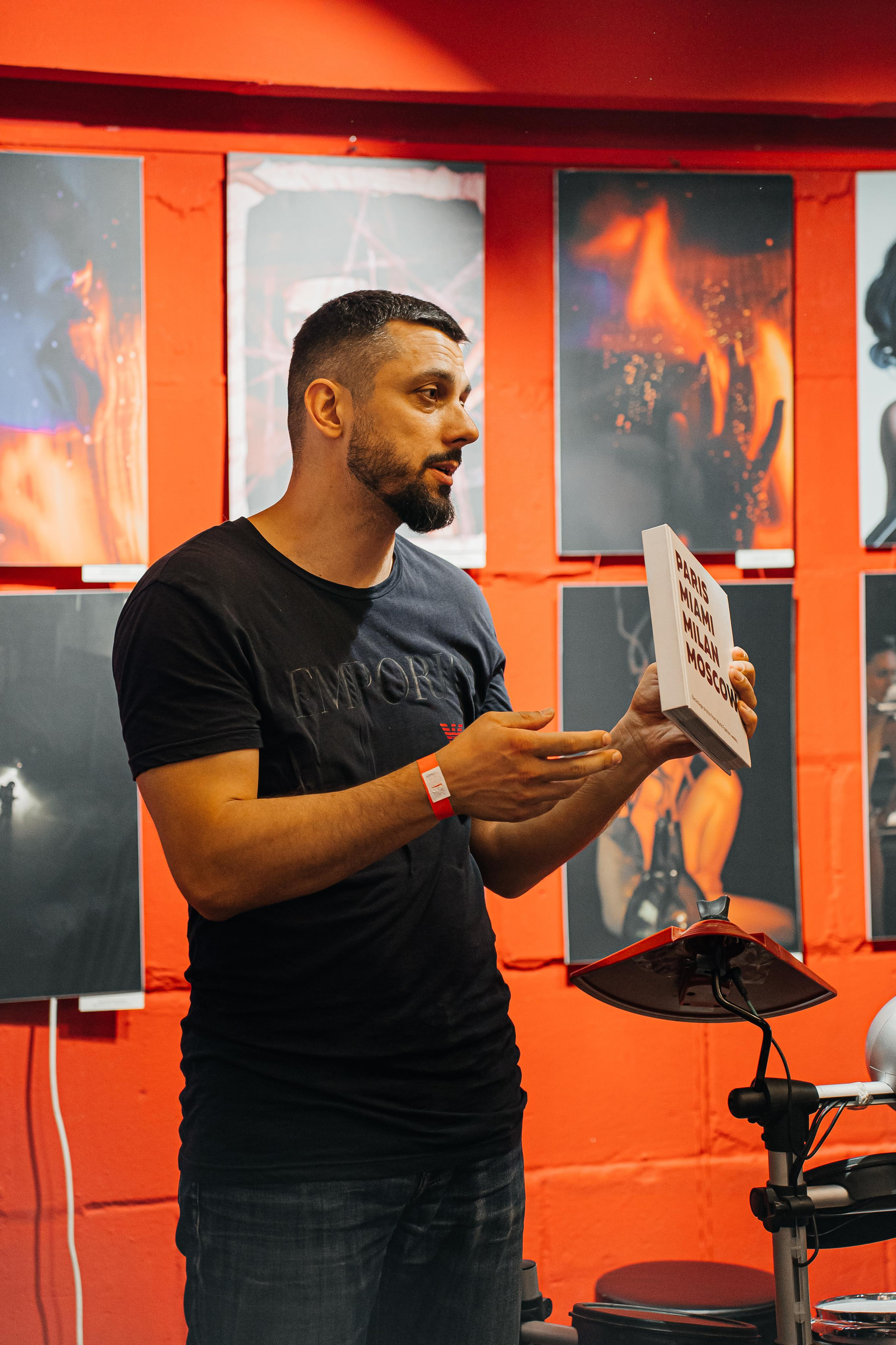 РЕПОРТАЖ — ЗАКРЫТИЕ ВЫСТАВКИ ГОСТИНЫЙ ДВОР. Семейный и репортажный фотограф в Москве Оксана Шилова