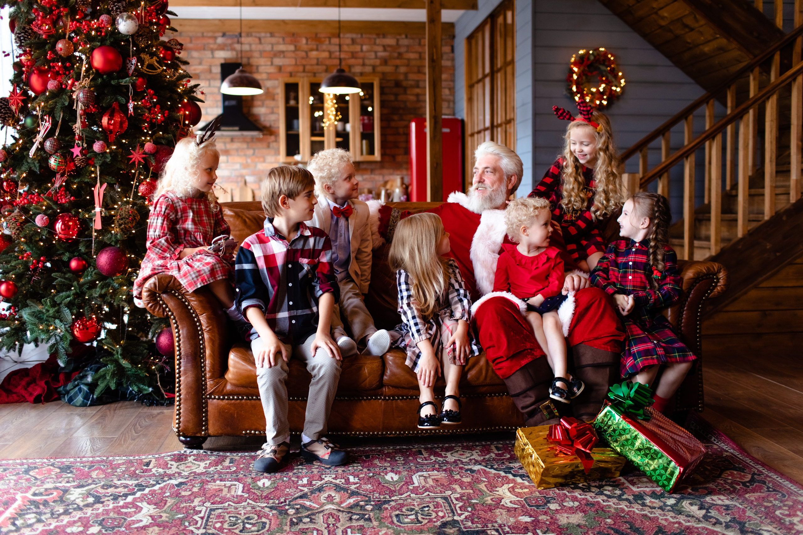 Новогодняя фотосессия с Дедом Морозом в усадьбе с подарками