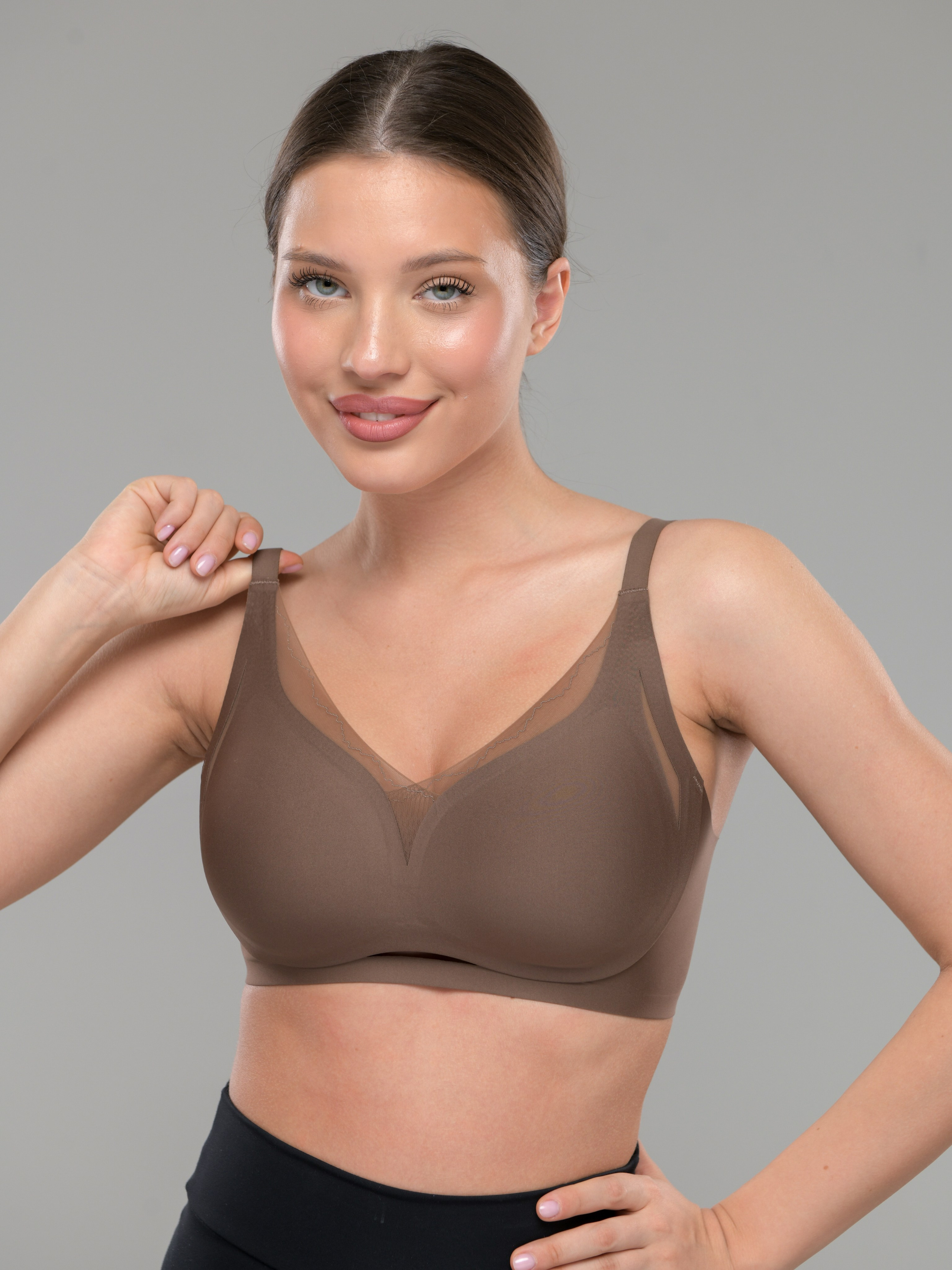 Настя. Фотосъемка для маркетплейс в Краснодаре