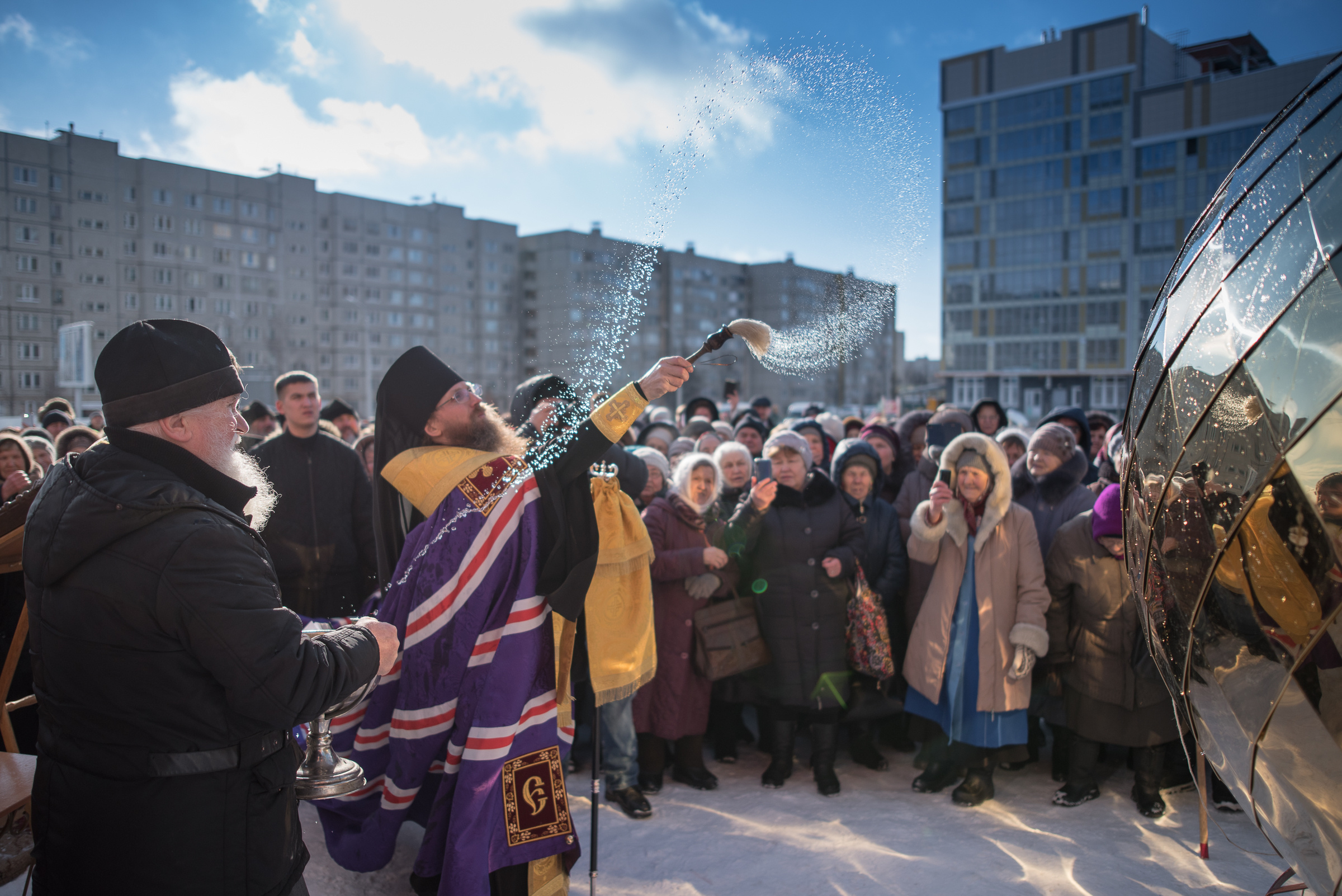 Подъем купола на храм Николая Чудотворца Новочебоксарск Чувашия. Фотограф  Крещения и Венчания Калининград