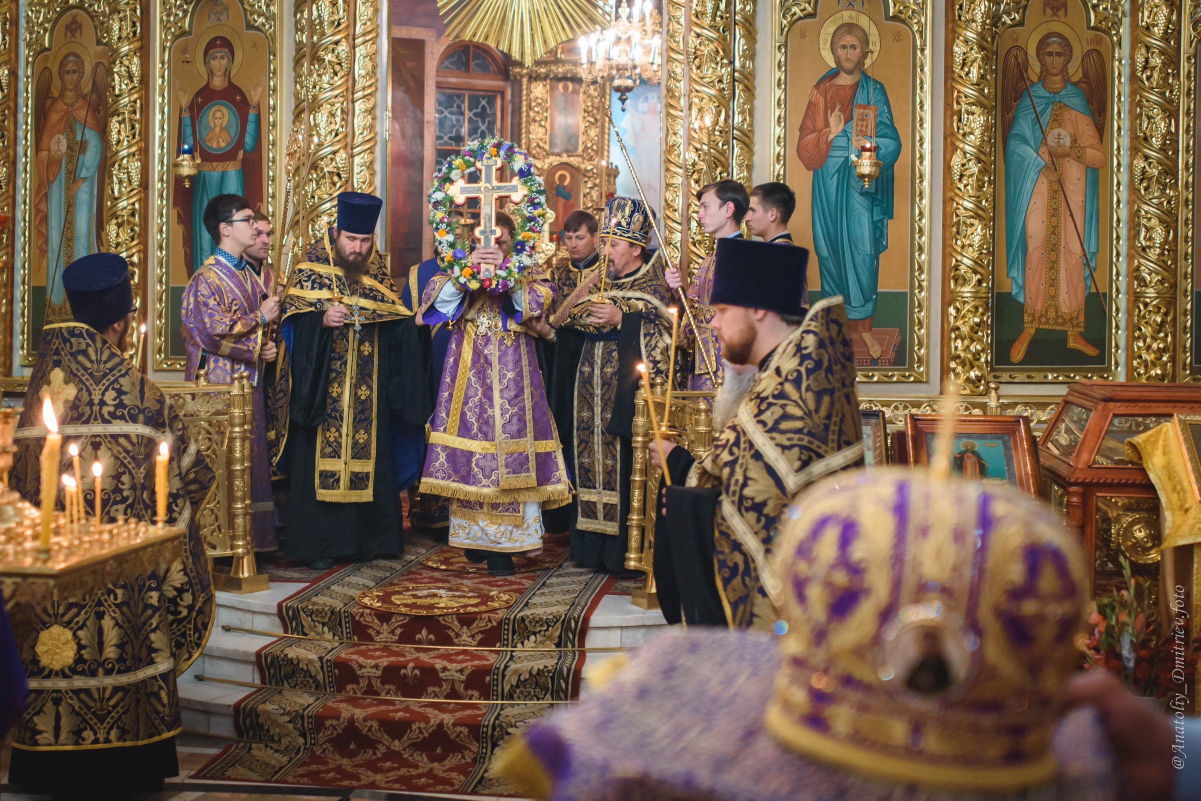 Вынос Честного и Животворящего Креста Господня. Фотограф  Крещения и Венчания Калининград