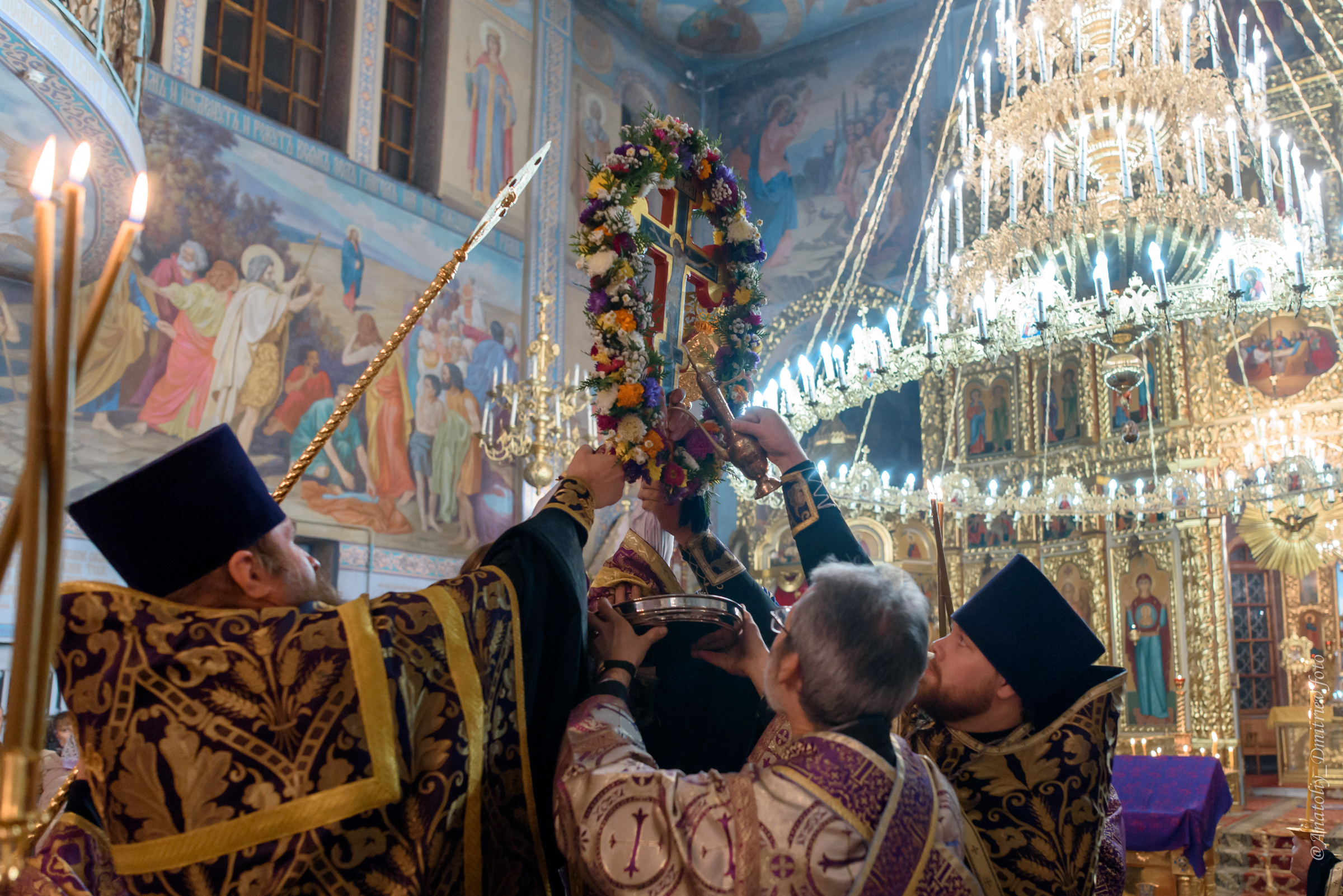 Вынос Честного и Животворящего Креста Господня. Фотограф  Крещения и Венчания Калининград