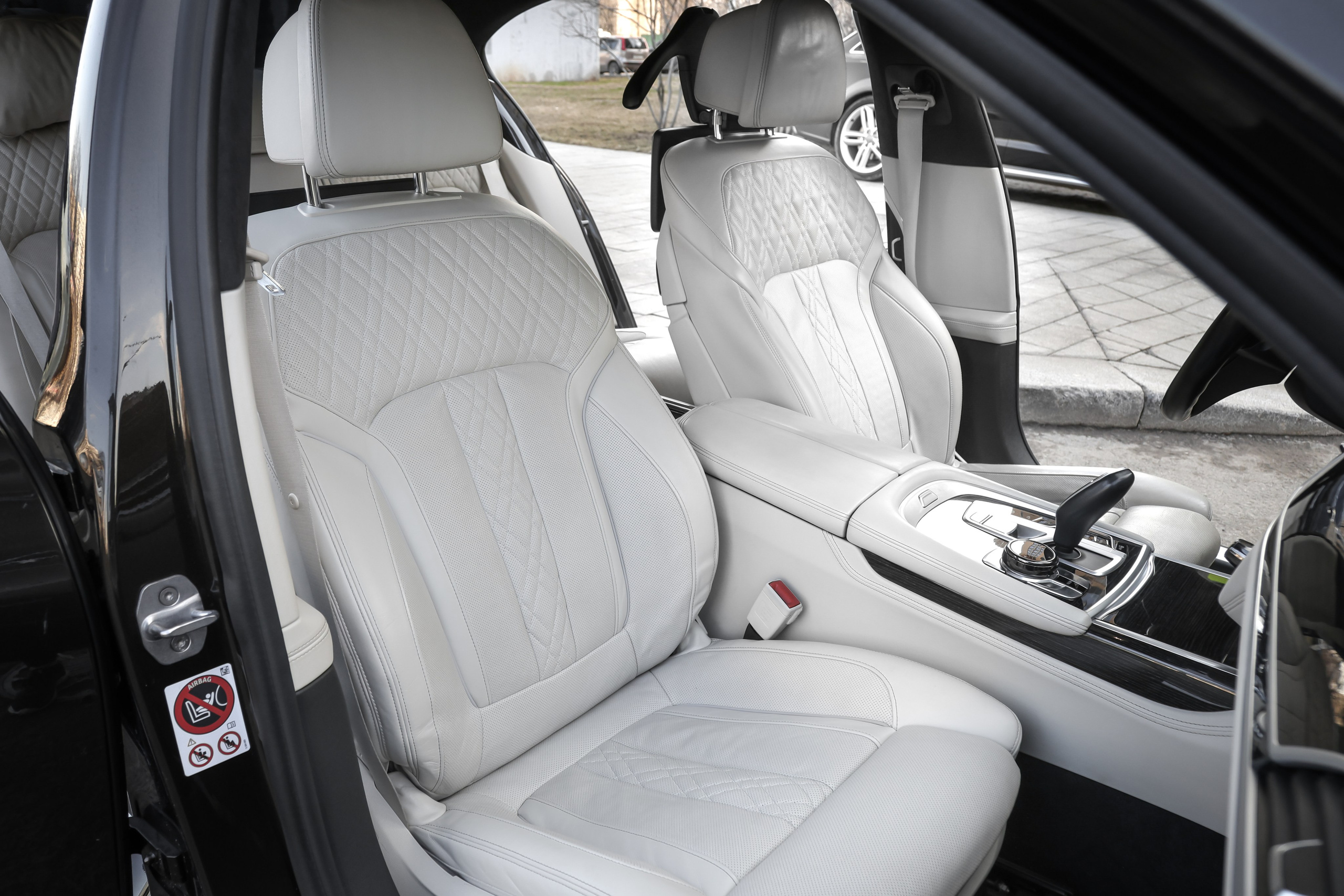 2017 BMW 750 Ld XDrive. Mixturecaptures