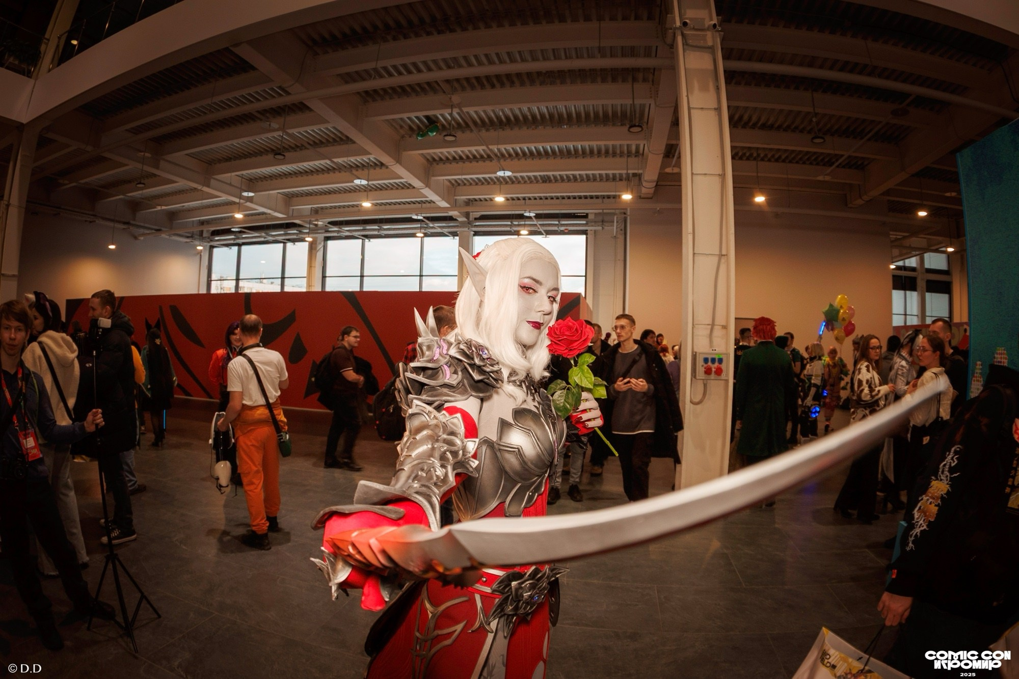 Comic Con Игромир 2025. Различные мероприятия и просто фотографии людей
