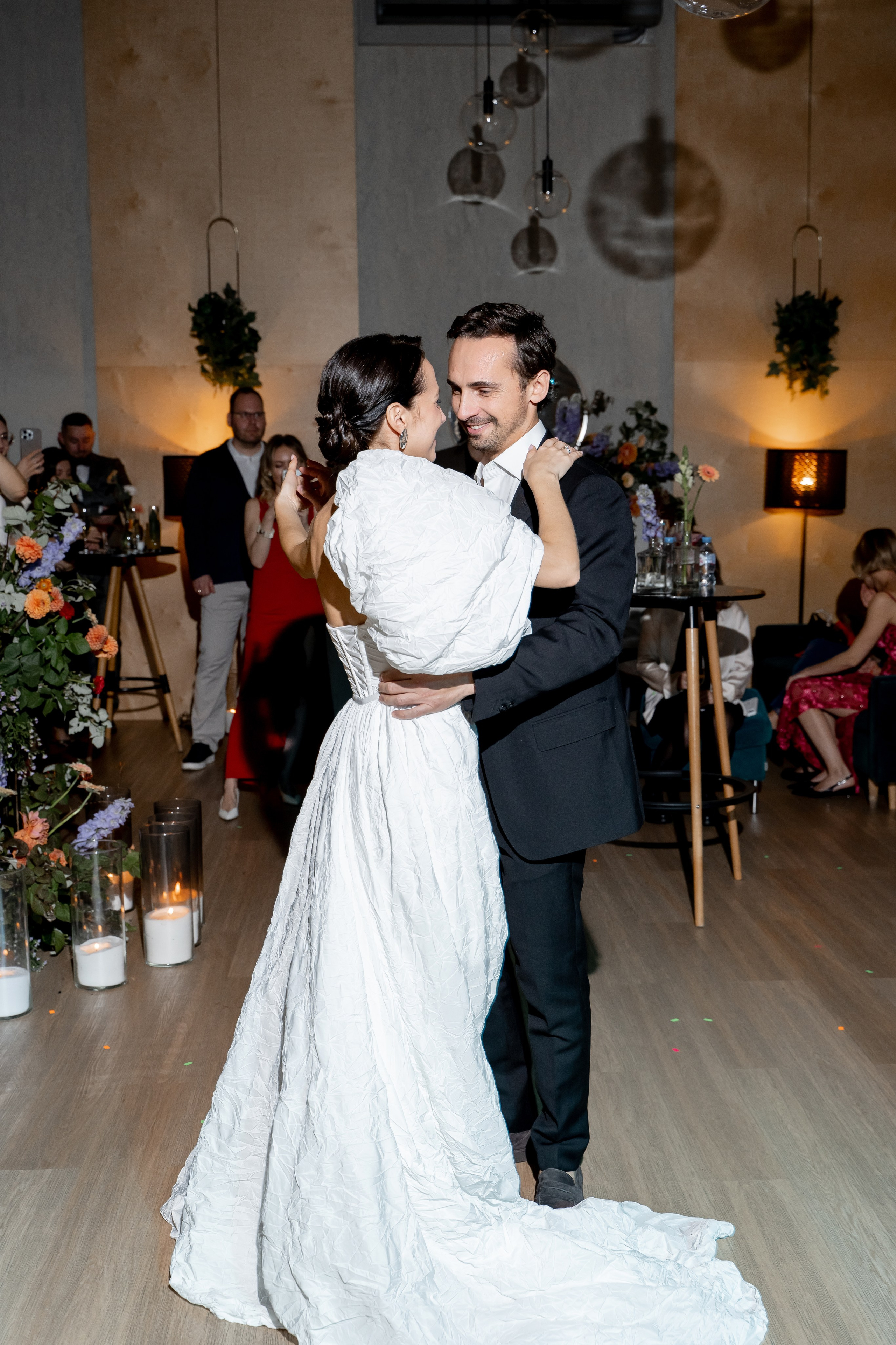 Репортаж мероприятия, репортажная съемка в Москве и Московской области, фотограф на мероприятие, фотосъемка юбилея, репортаж свадьбы, event, фотосессия на фотозоне, фотограф на юбилей, фотограф на день рождения, репортажный фотограф, съемка мероприятия, съемка на фотозоне, фотограф на корпоратив, фотограф на свадьбу, фотограф на детский праздник, фотограф на выпускной. Свадебный репортаж в лофте.