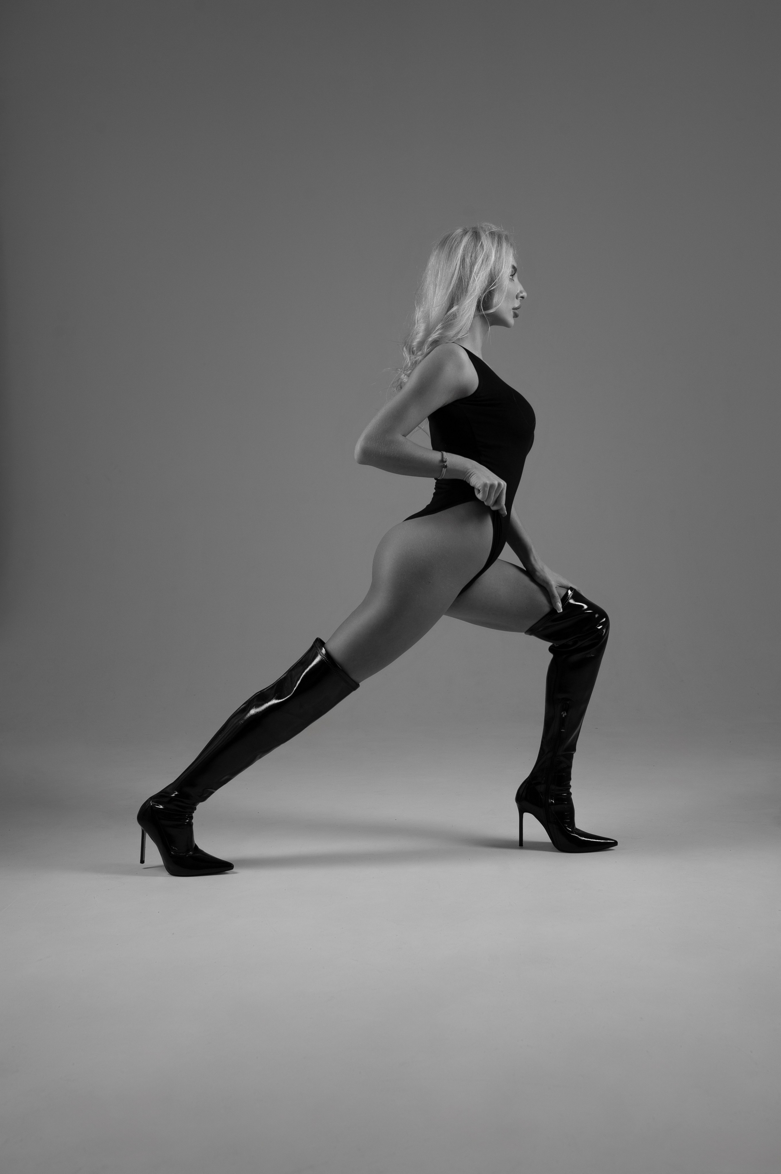 Фотосессия в стиле минимализм. Александр Mr.Brass — фотографирую женский портрет в Москве