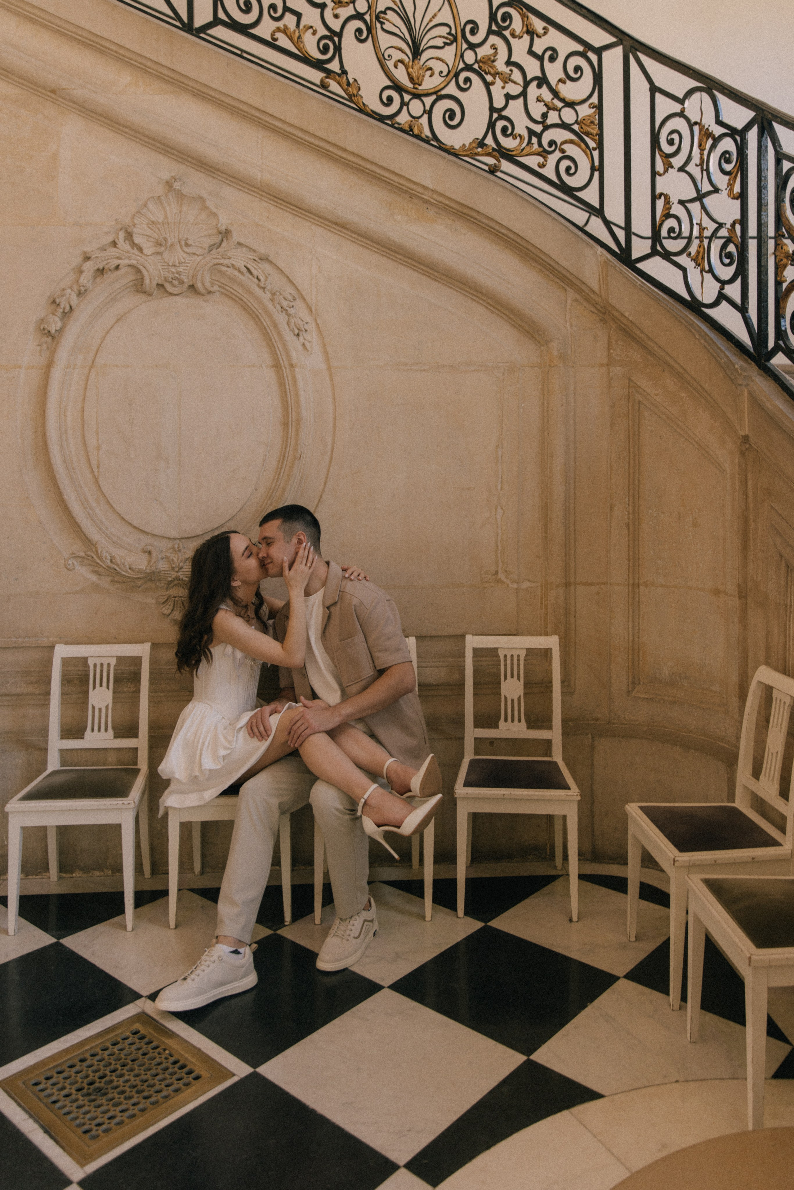 Love is a masterpiece. Photographer in Paris