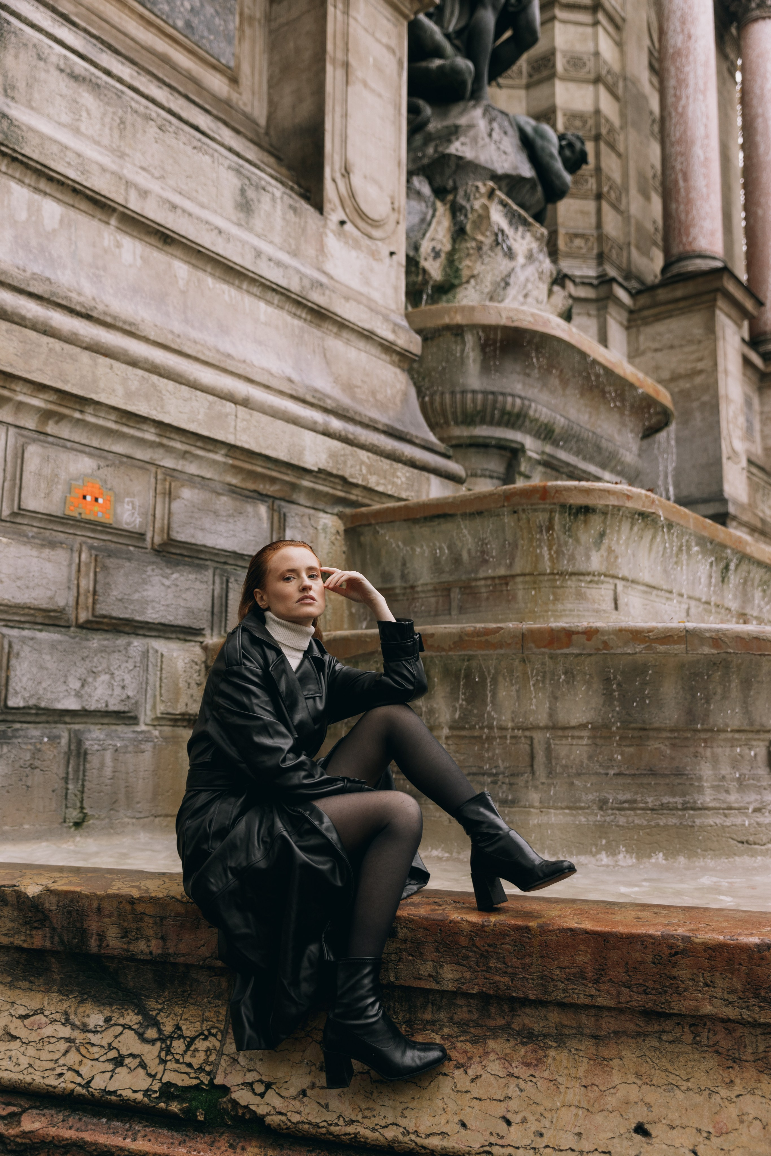 Femme fatale. Photographer in Paris