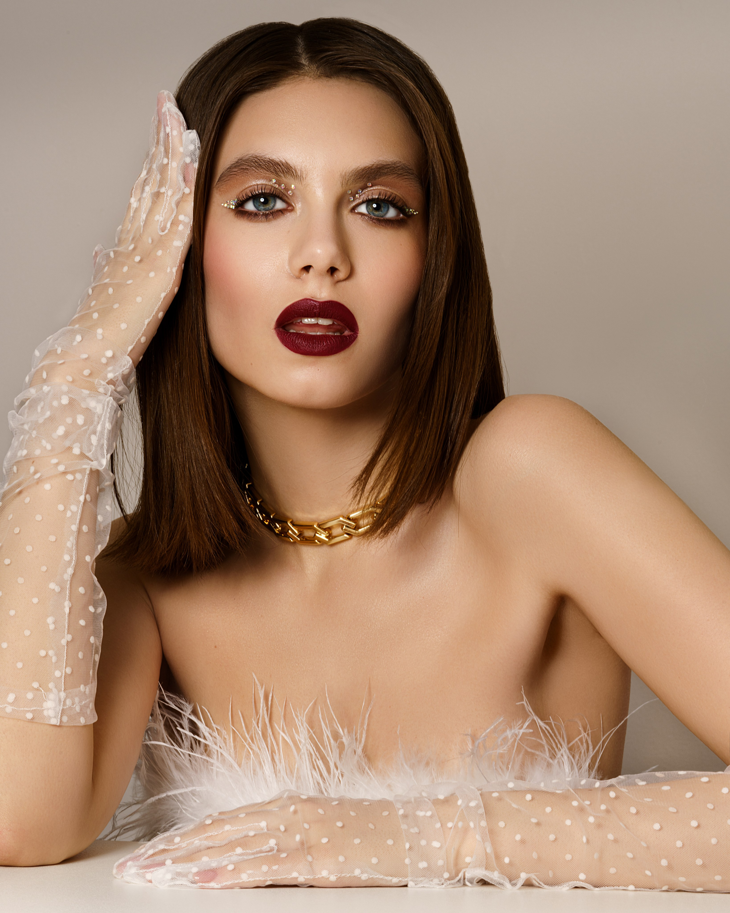 Кристина, 40-42 р-р, 180 см. KED Production — продакшн из СПб. Создаём фото, видео и контент, который помогает брендам и селлерам продавать больше