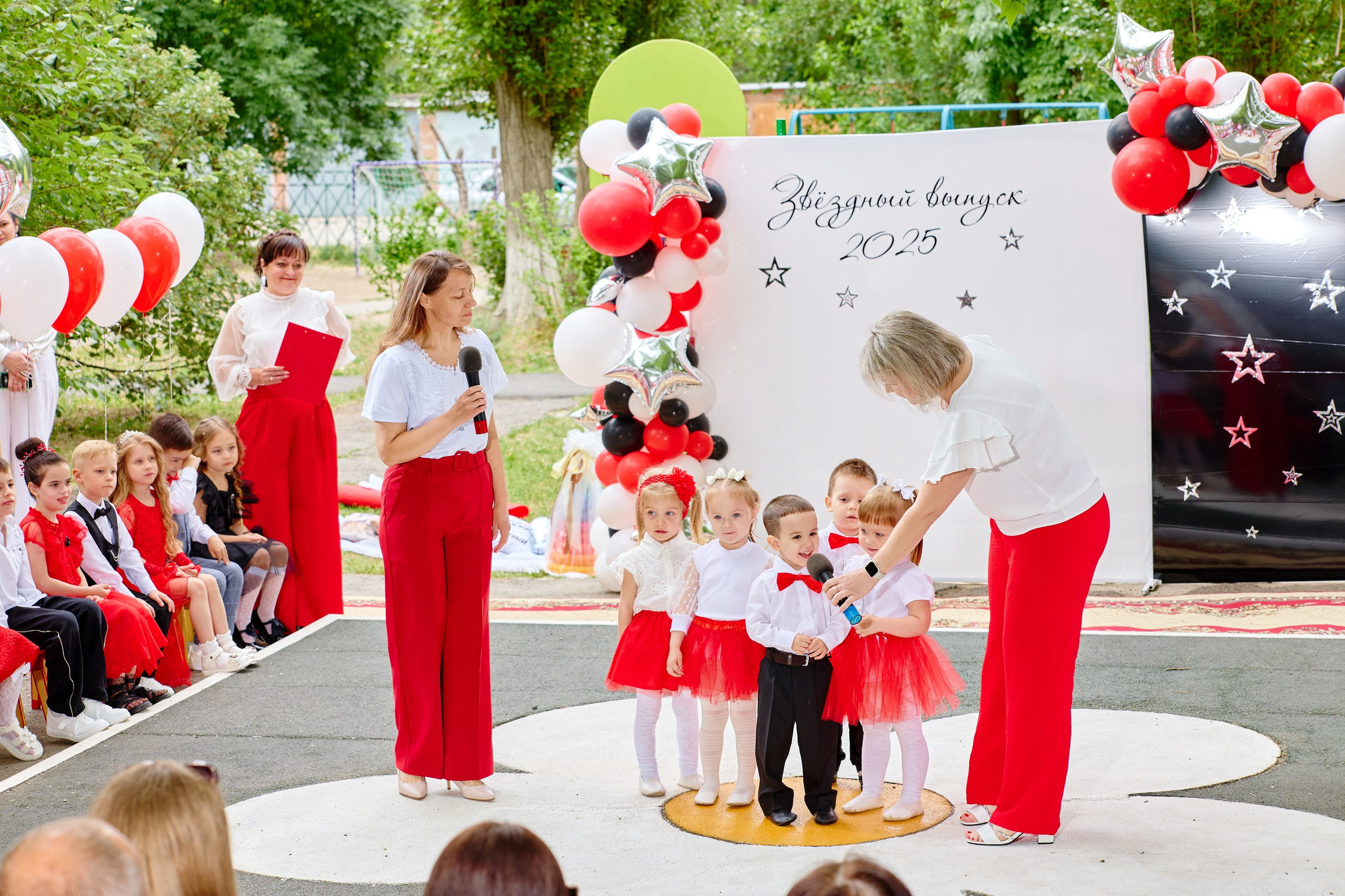 Выпускной 45 сад. Фотограф Выпускные альбомы Таганрог Сергей Коробченко