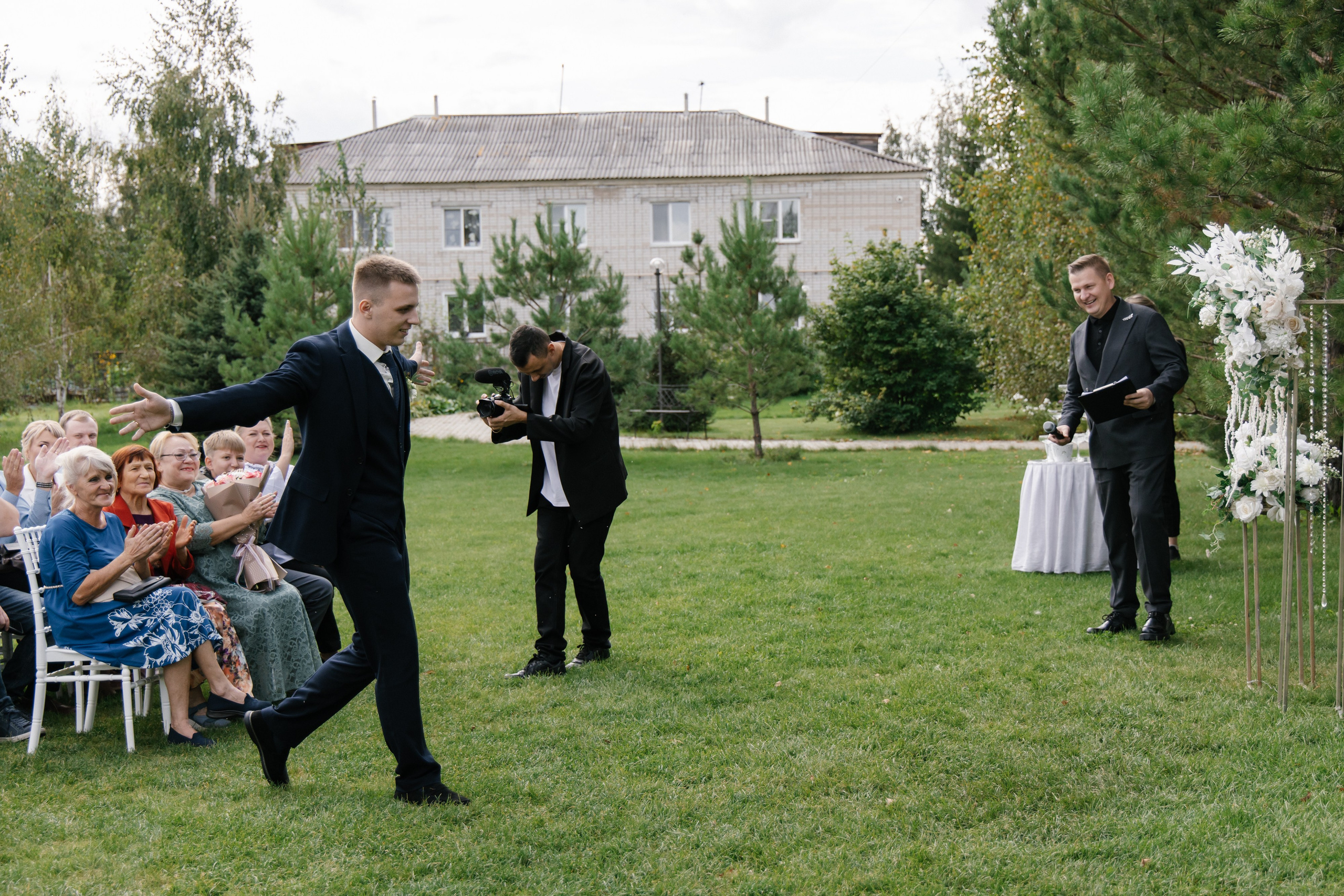 Ксения и Антон (полный день). Фотограф в Барнауле Юлия Садвокасова