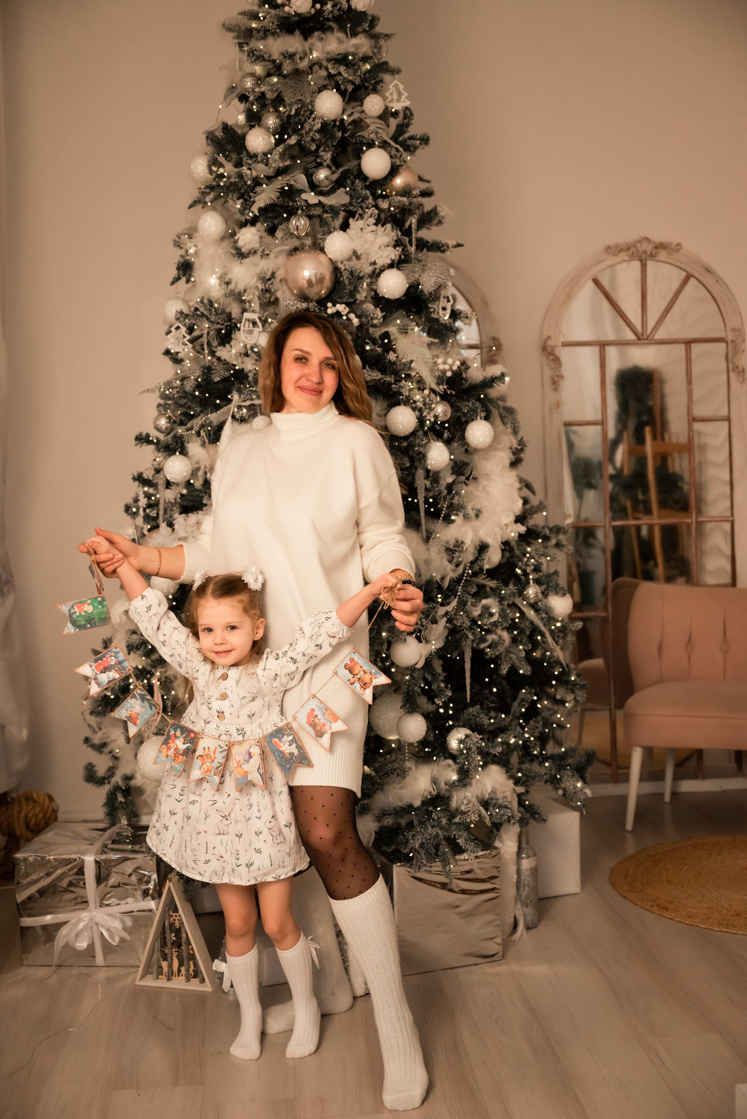 Новогодняя фотосессия в студии Location. Фотограф Ксения Огородова портфолио